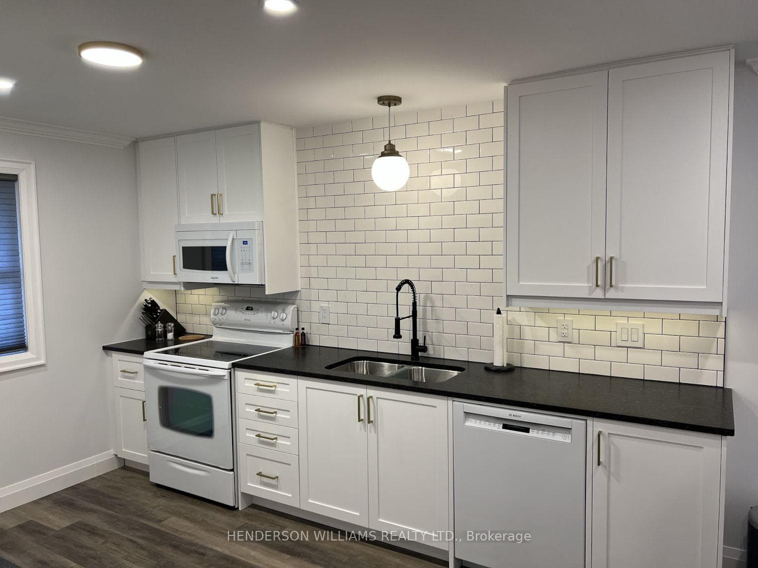 66 Maclellan Avenue Unit A photo 3