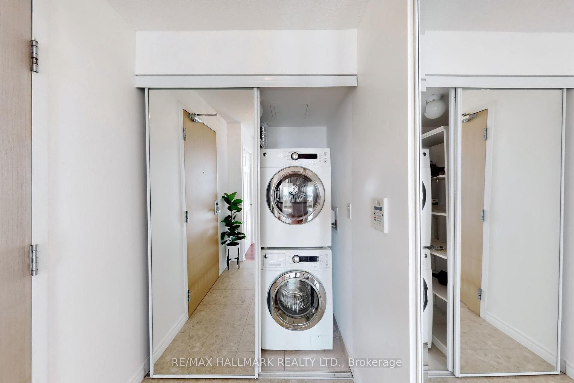 68 Grangeway Avenue Unit 1510 photo 26