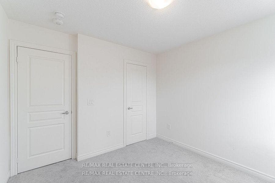 85 Bronson Terrace photo 37