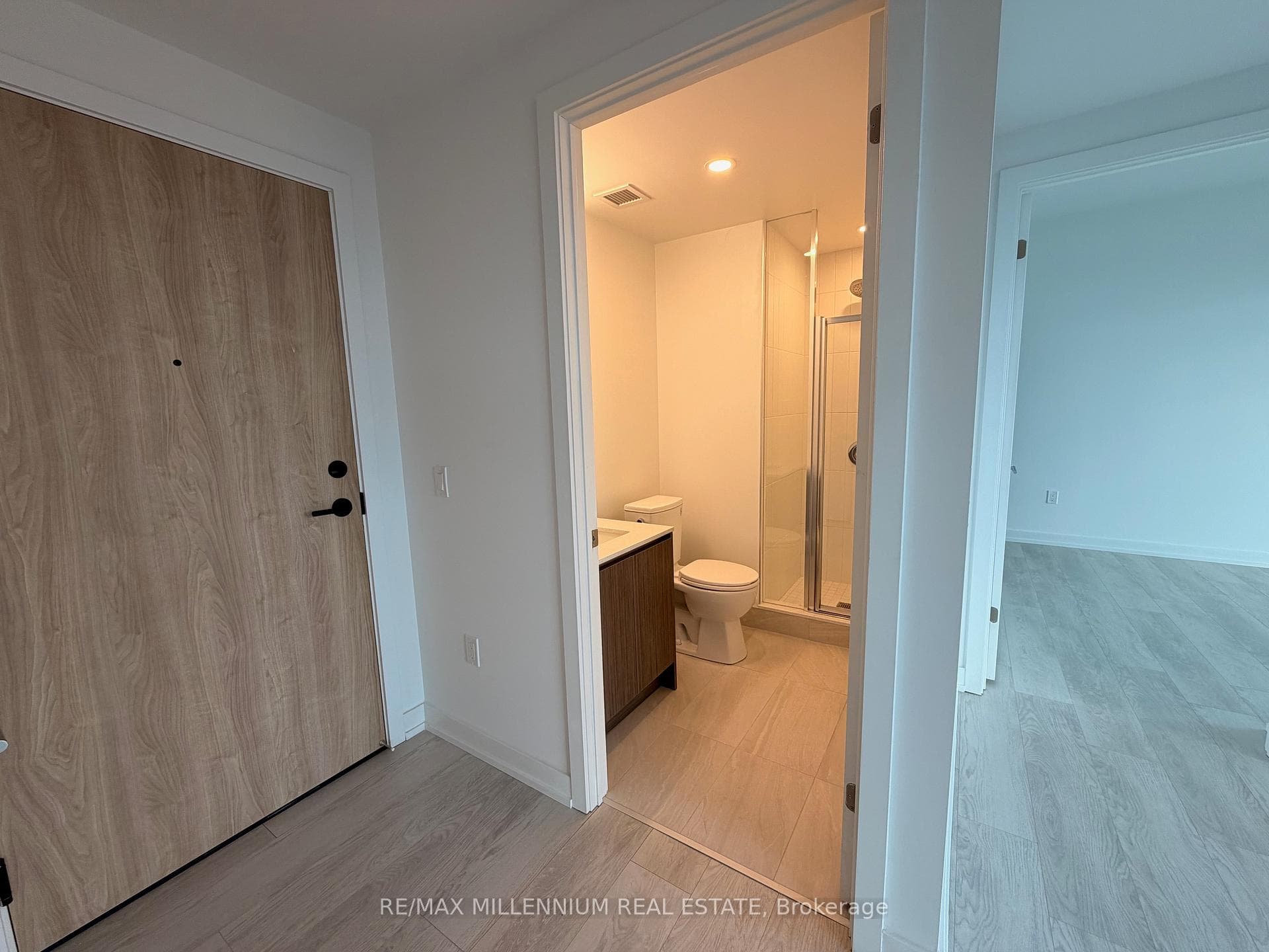 801 The Queens Way Unit 814 photo 7