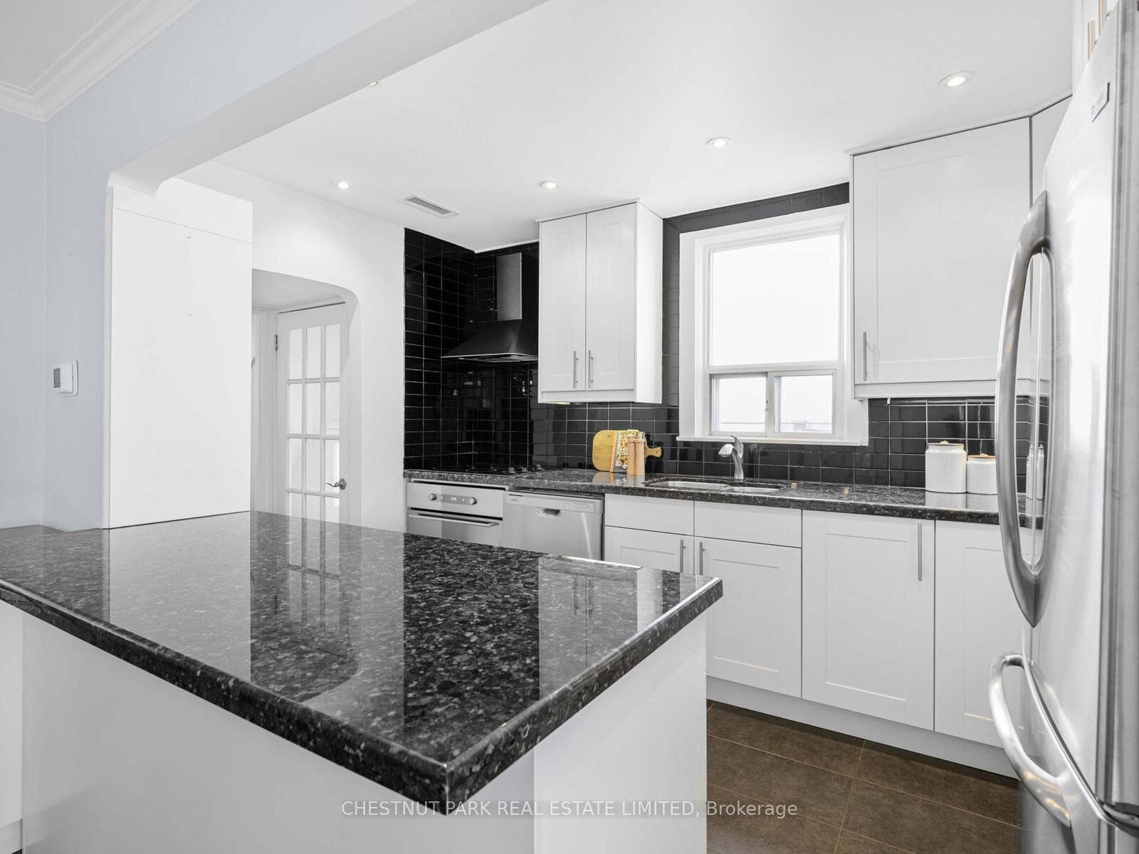 27 Rowley Avenue photo 13