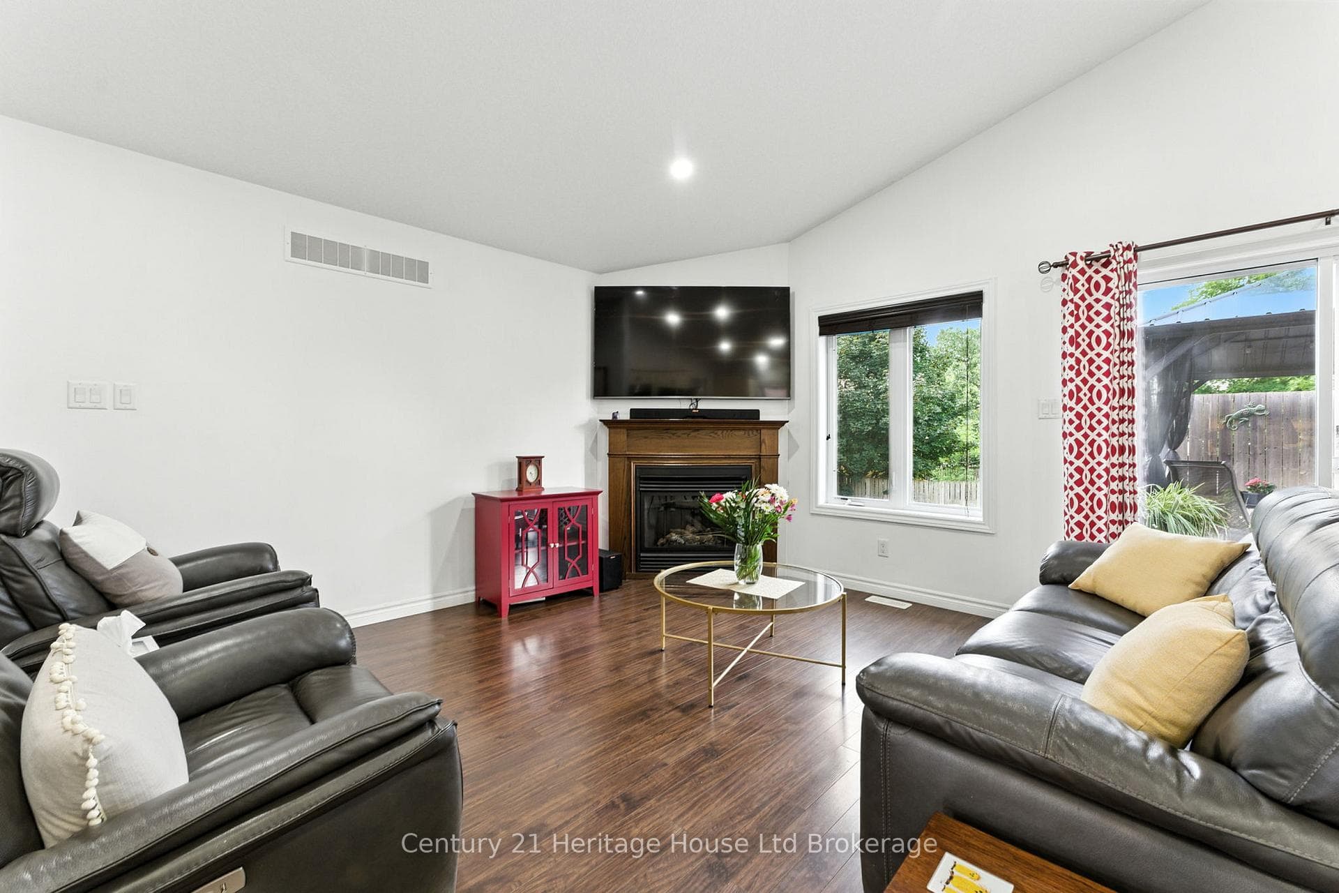 107 Applewood Street photo 11