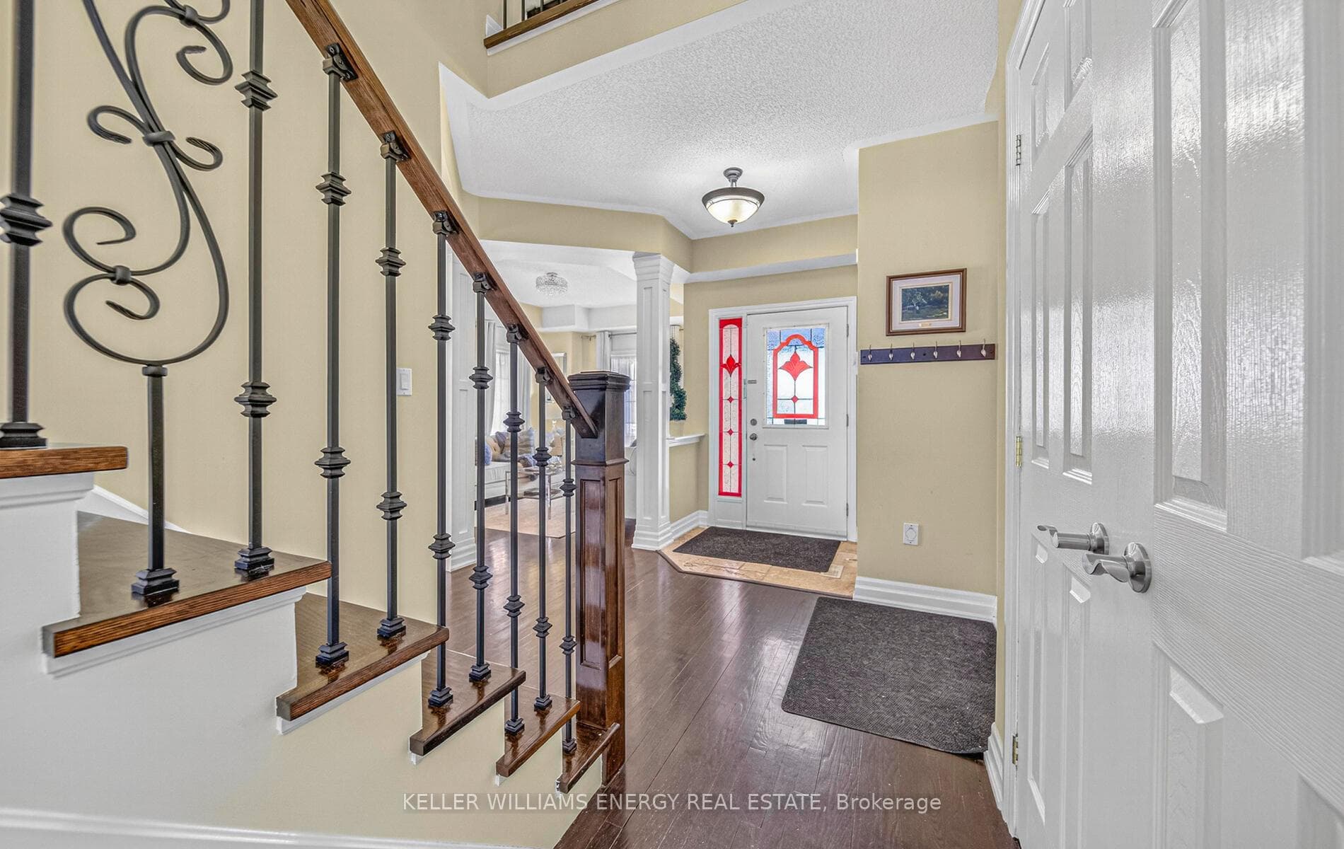 972 Greenleaf Circle photo 5