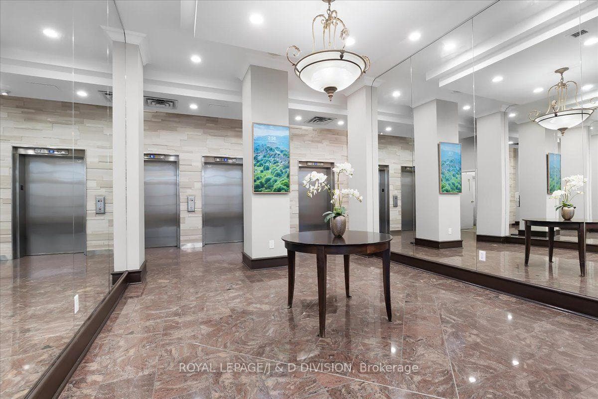 21 Overlea Boulevard Unit 1306 photo 24