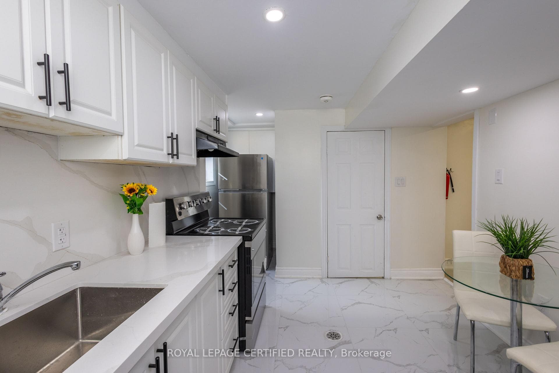 111 Limeridge Road photo 40