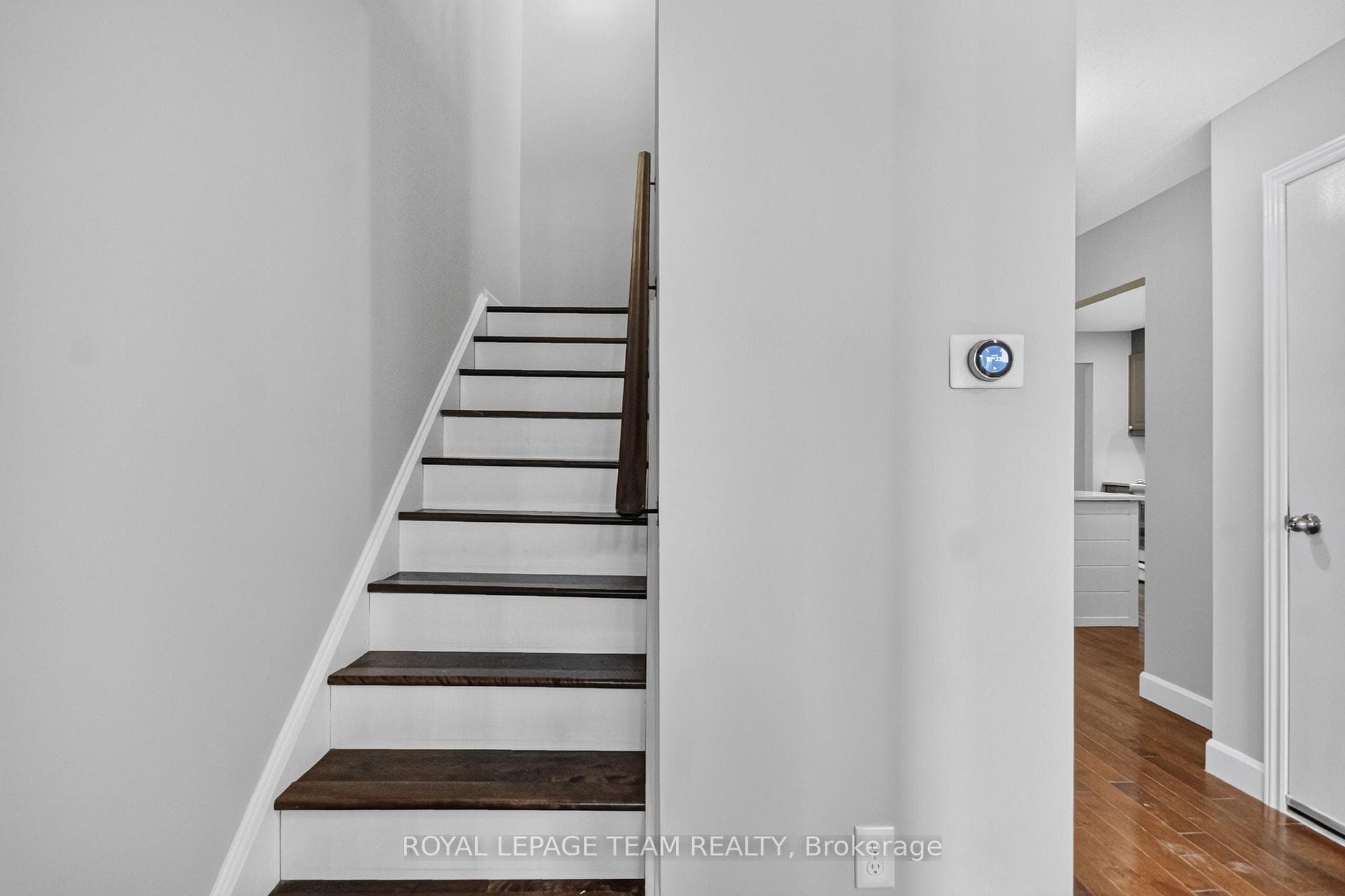 18 Chisholm Court Unit 9 photo 22