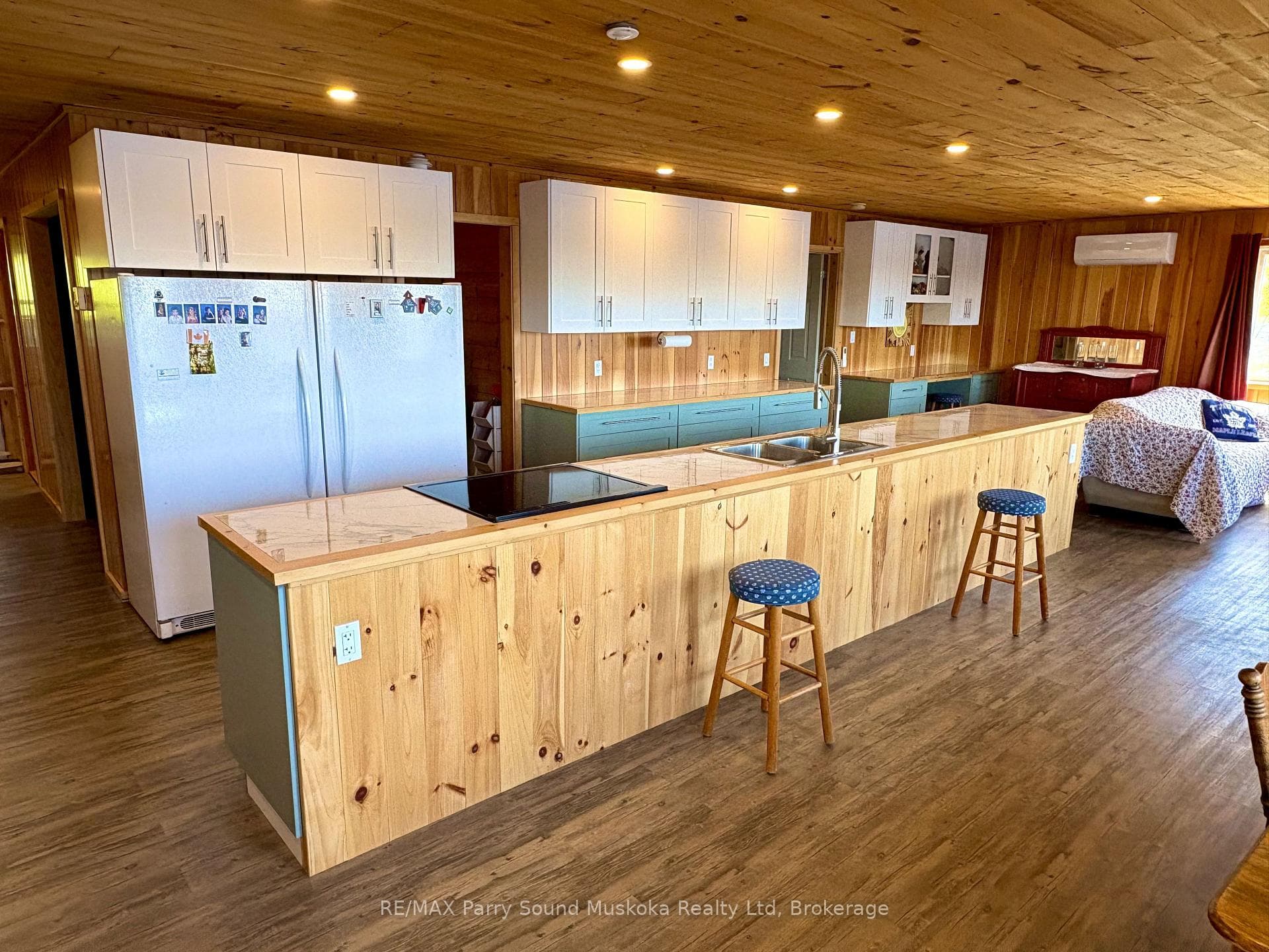 16 B55 Island N/A photo 22