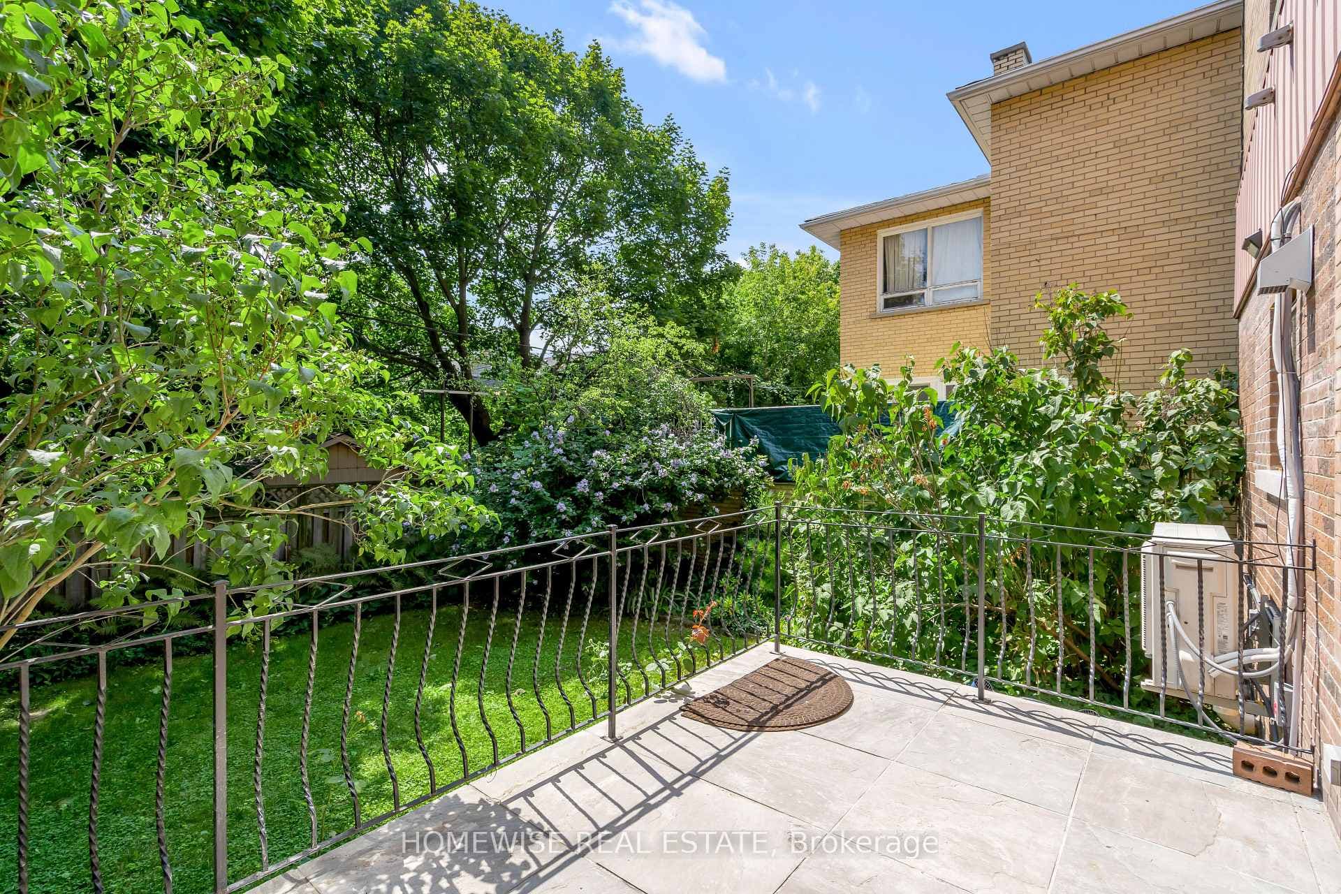 5 High Park Boulevard Unit 204 photo 11
