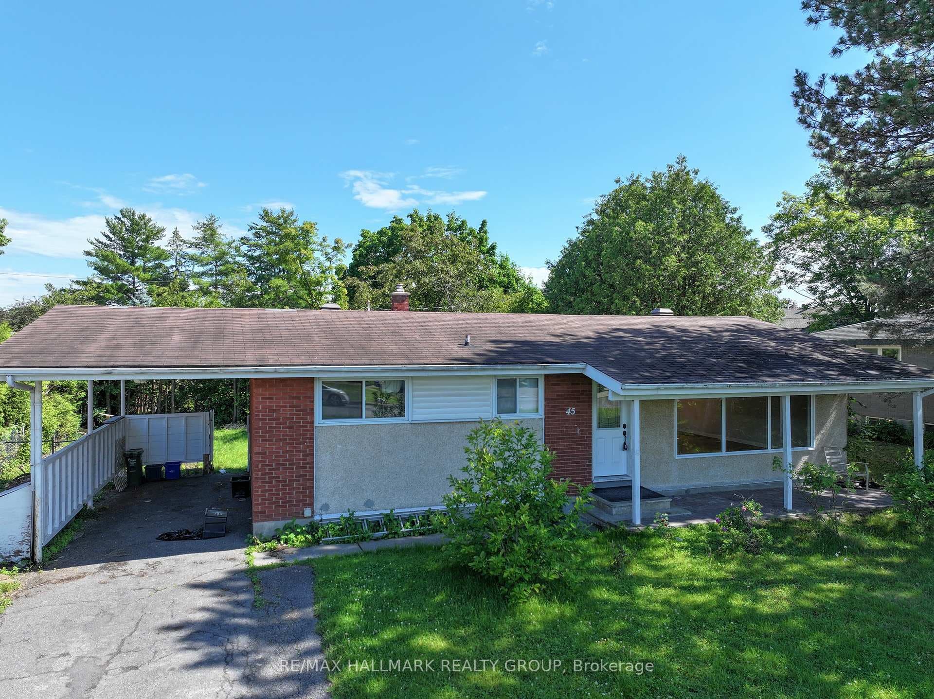45 Hilliard Avenue photo 4
