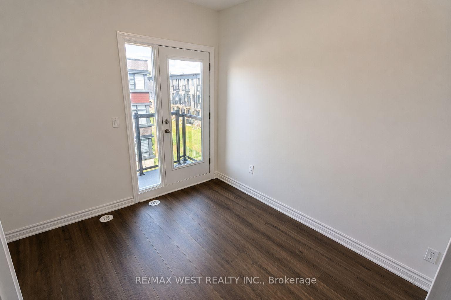 15 Inverary Crescent photo 24