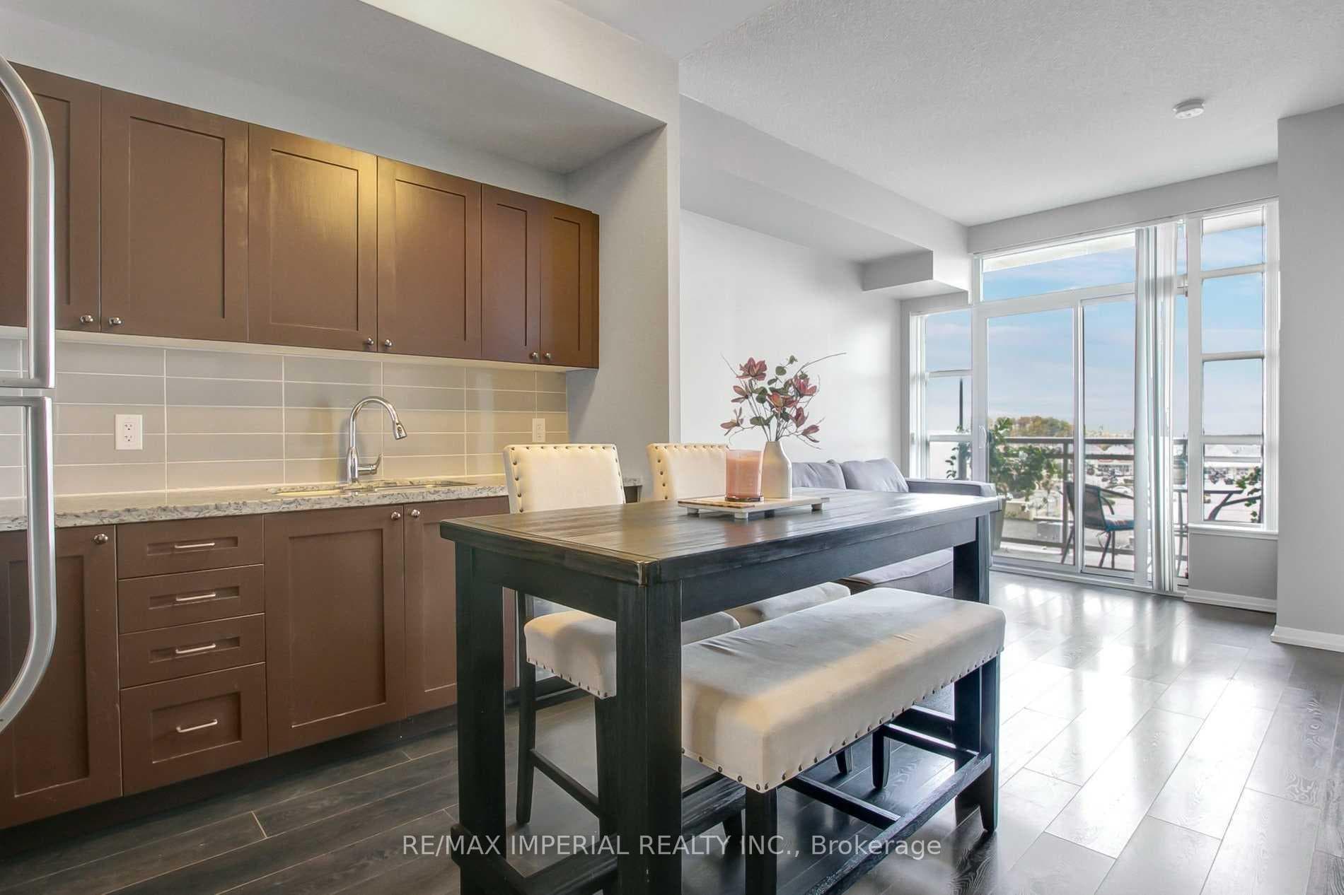 540 Bur Oak Avenue Unit 511 photo 4