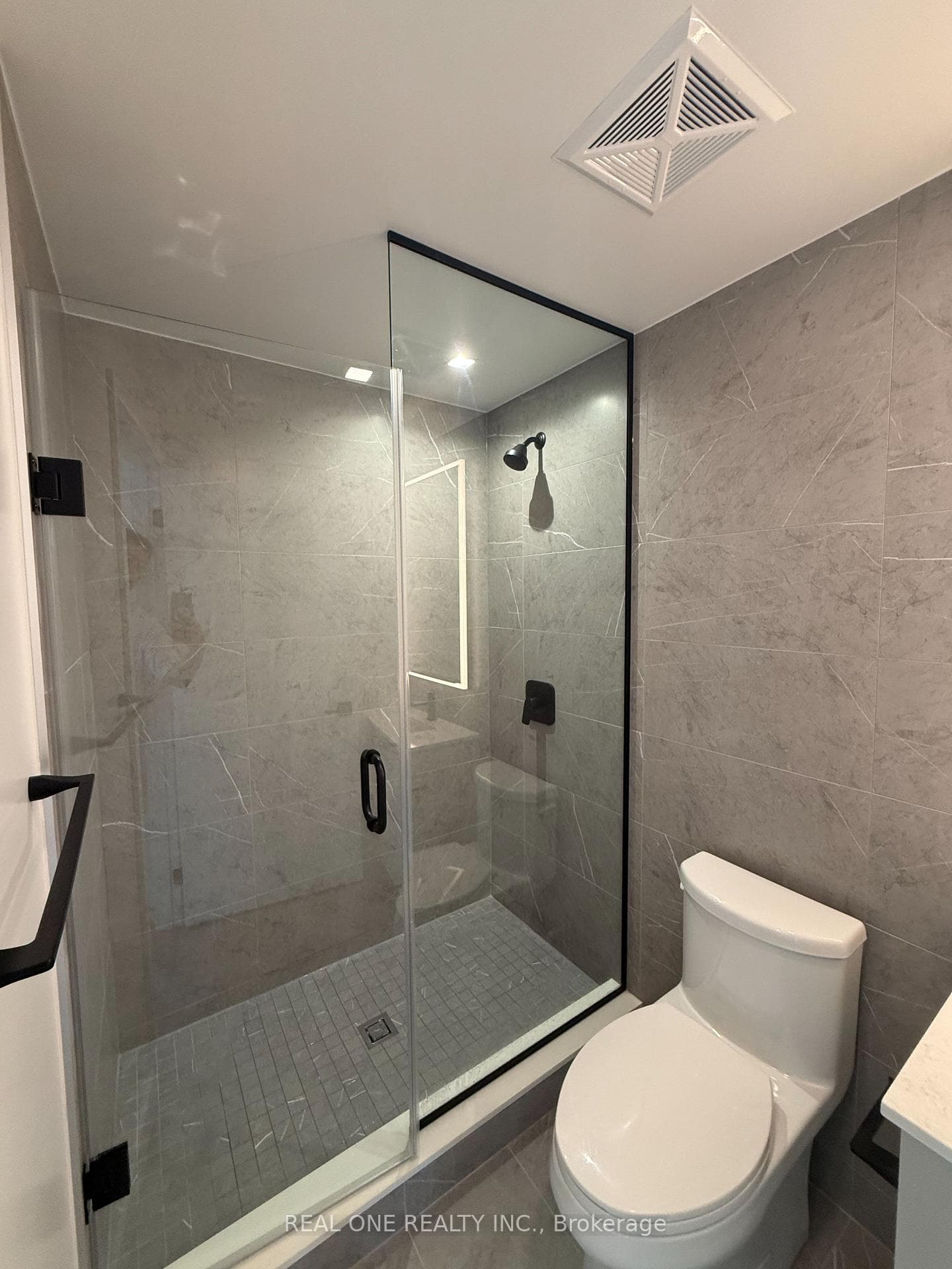 609 Sherbourne Street Unit 3008 photo 16