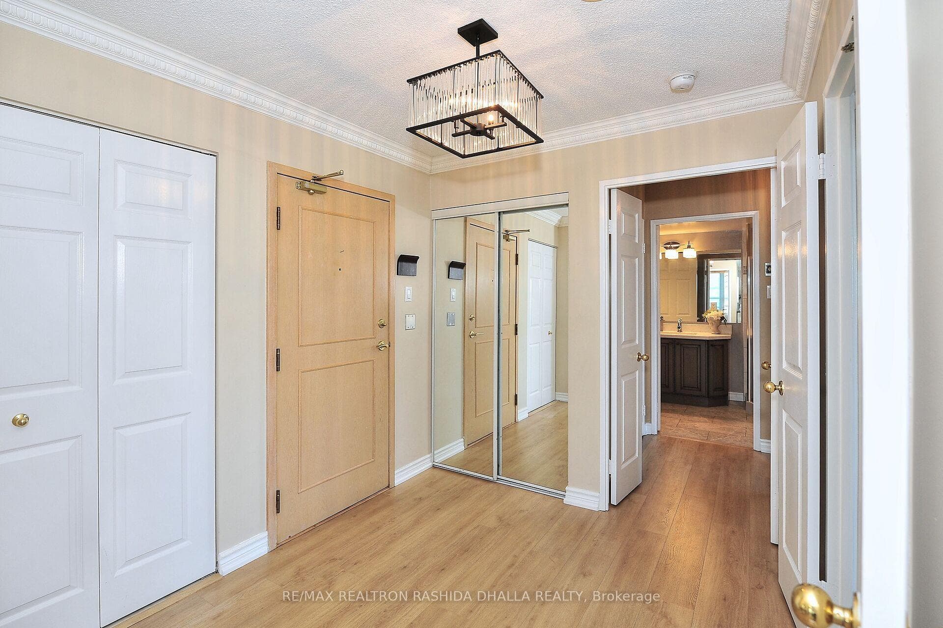7805 Bayview Avenue Unit 1003 photo 8