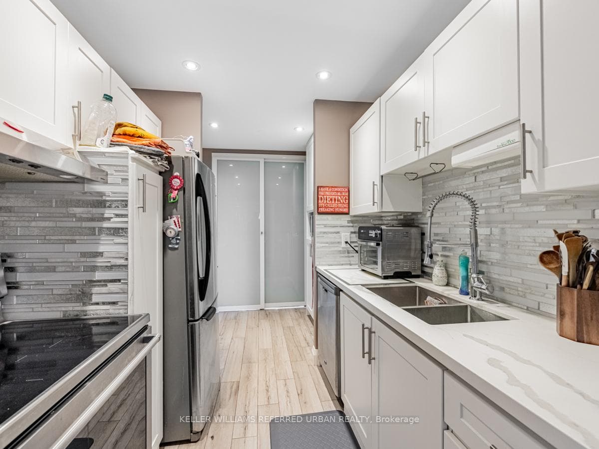 3025 Queen Frederica Drive Unit 1007 photo 18