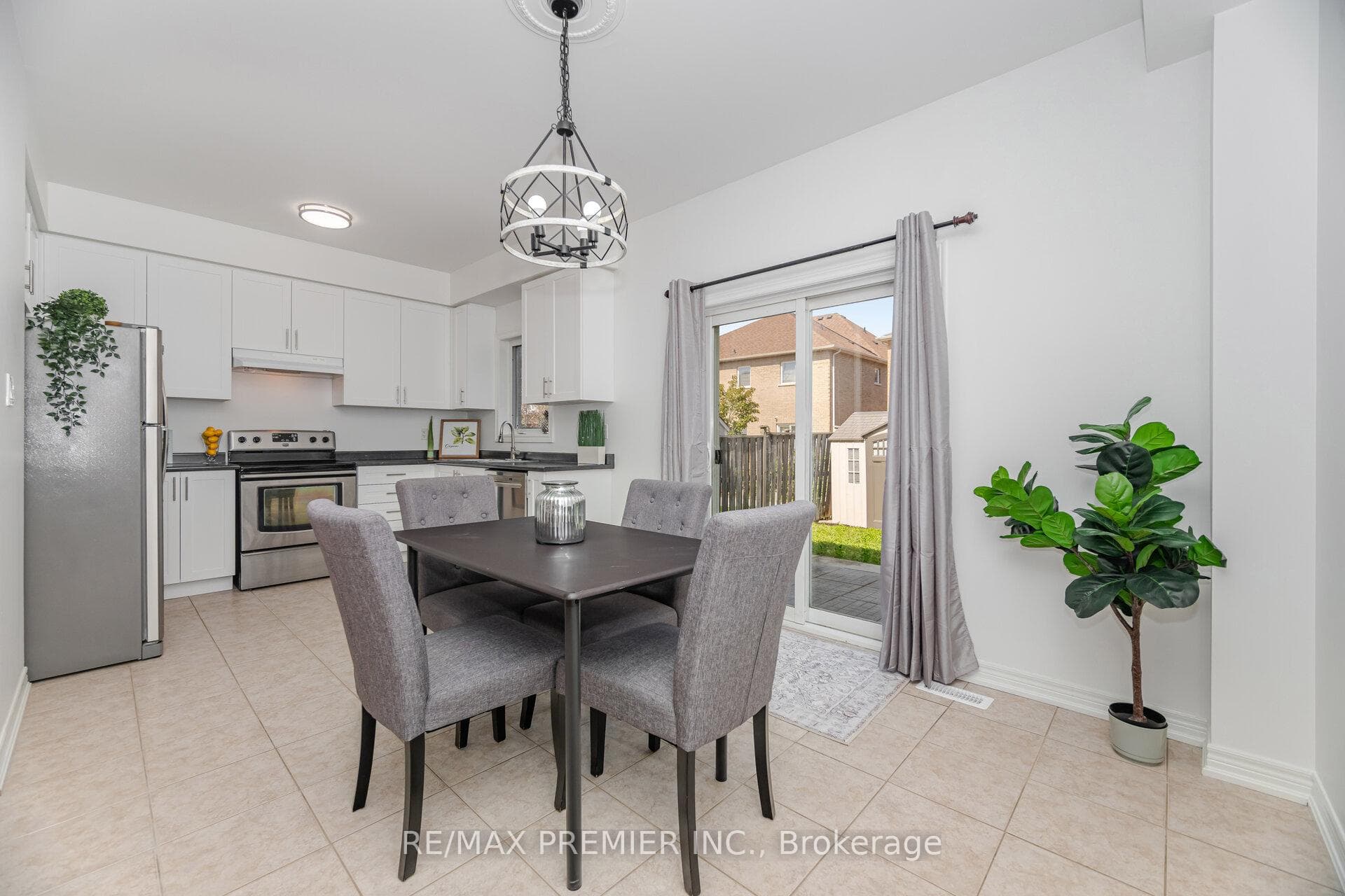 38 Ozner Crescent photo 10