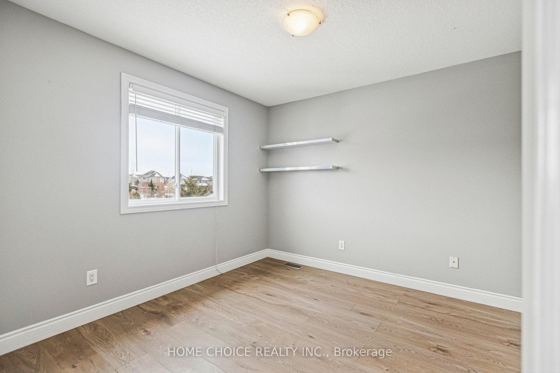303 Hillcroft Court photo 12