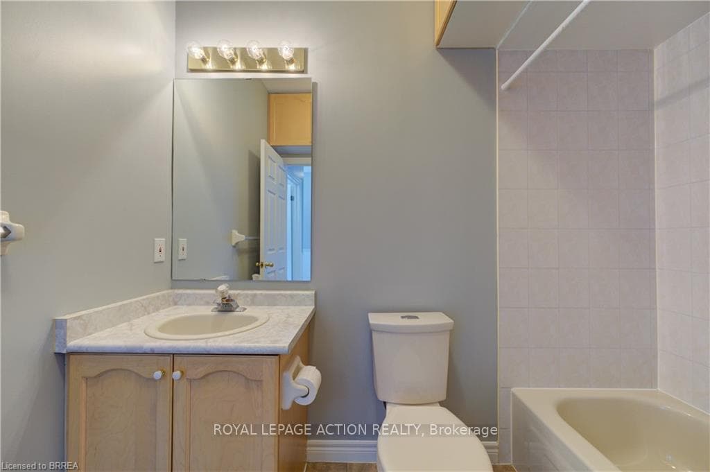 92 Twentyplace Boulevard photo 19