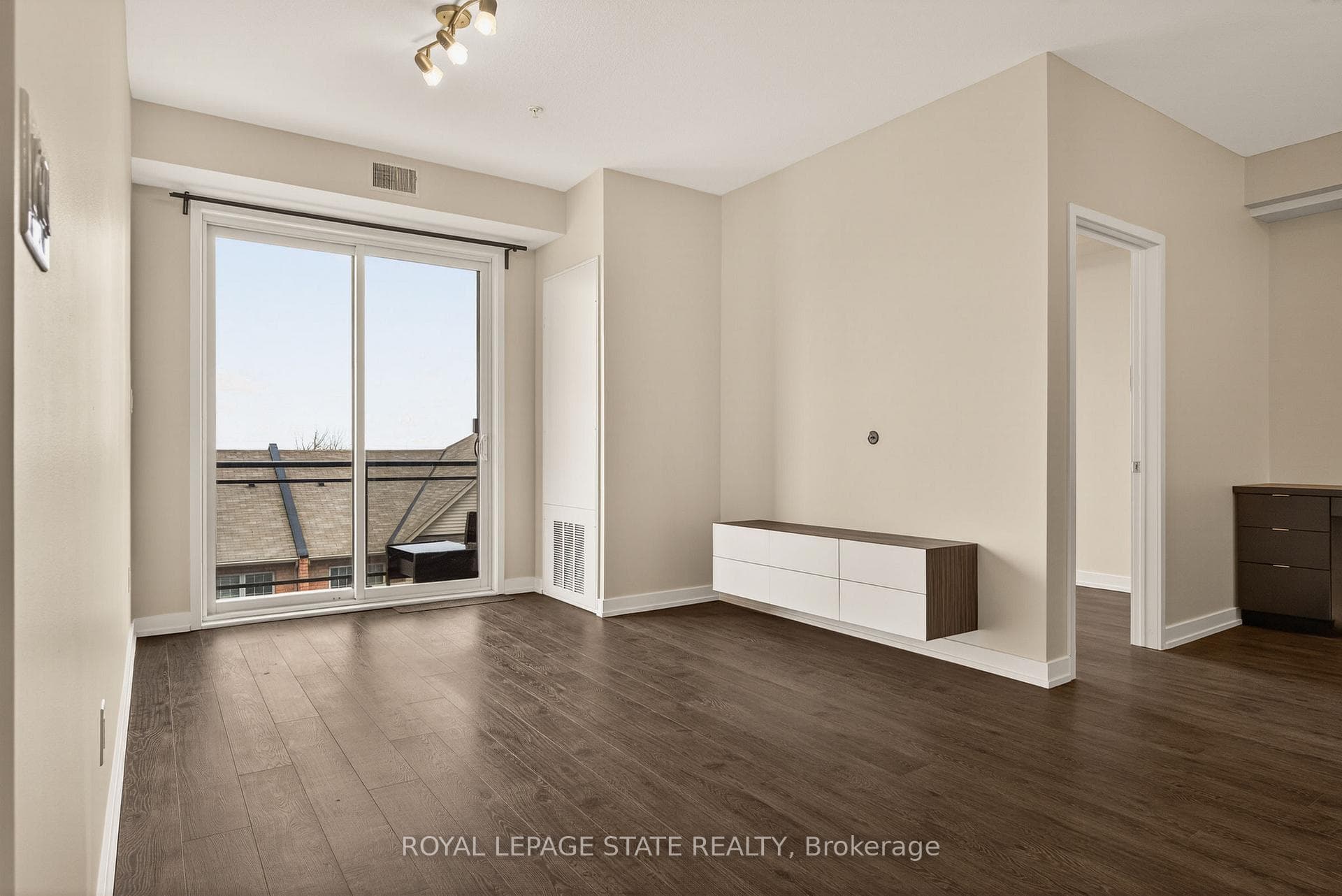 520 North Service Road Unit 308 photo 27