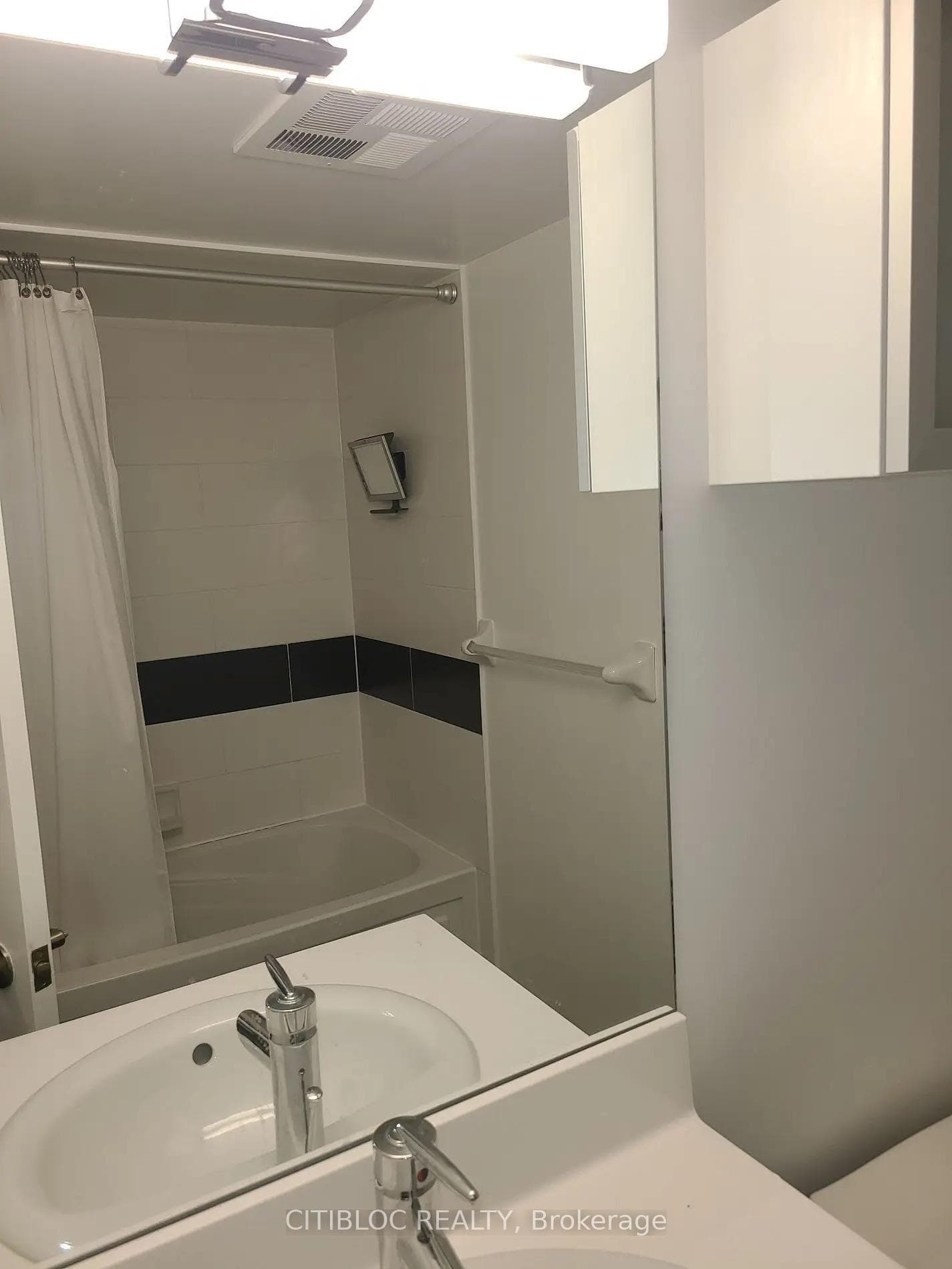 17 Anndale Drive Unit 1017 photo 13