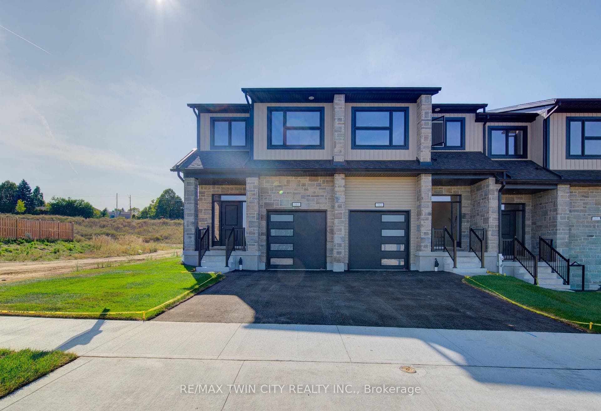 161 Dunnigan Drive photo 2
