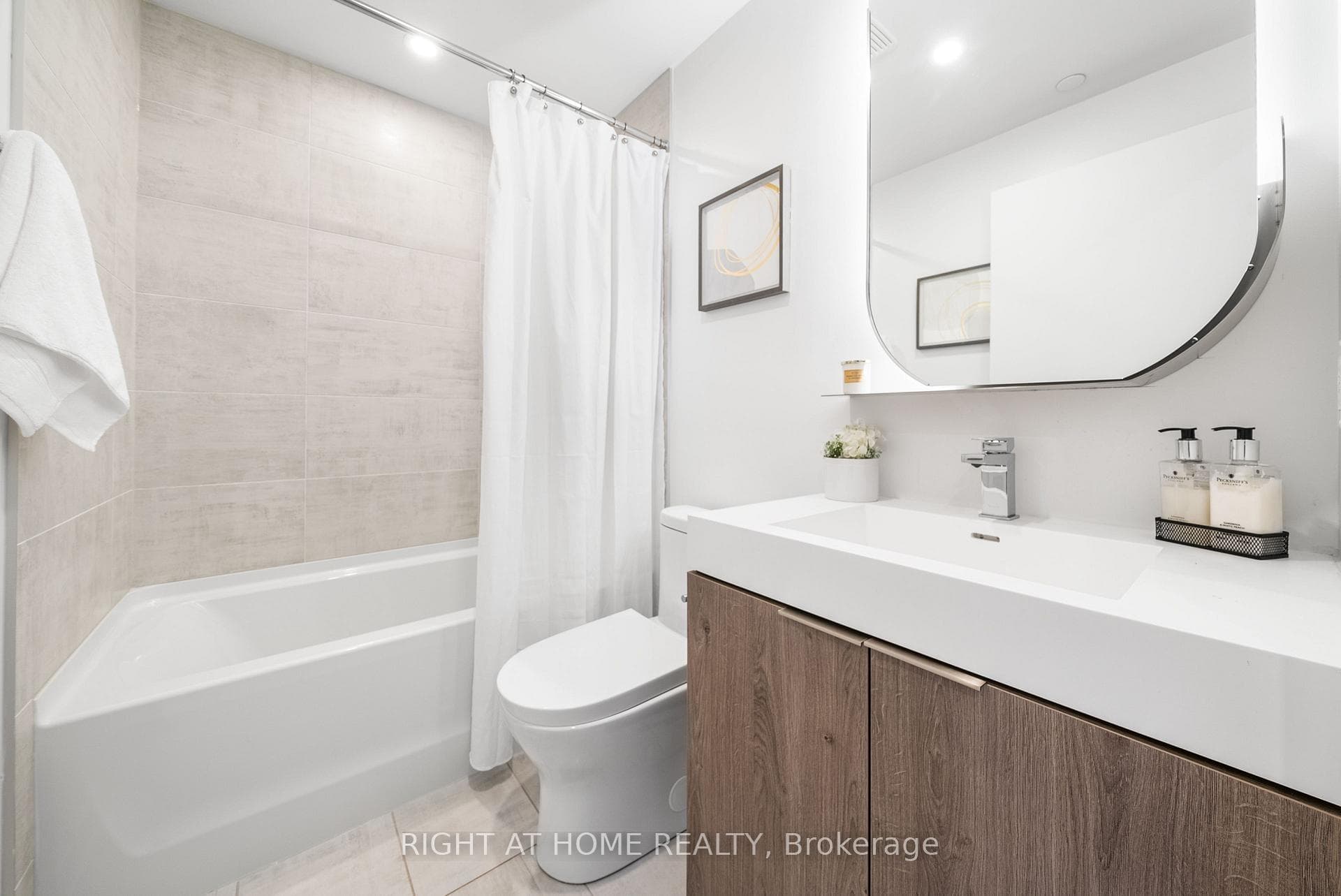 15 Holmes Avenue Unit 1502 photo 15