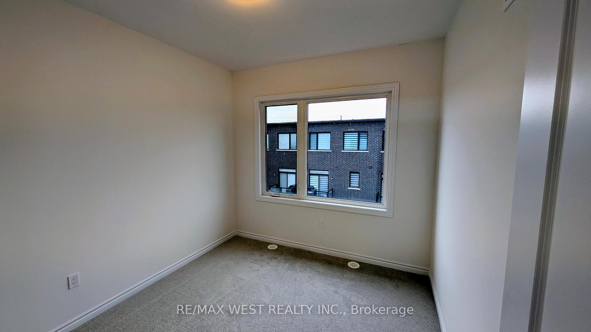 95 Paradox Street photo 16