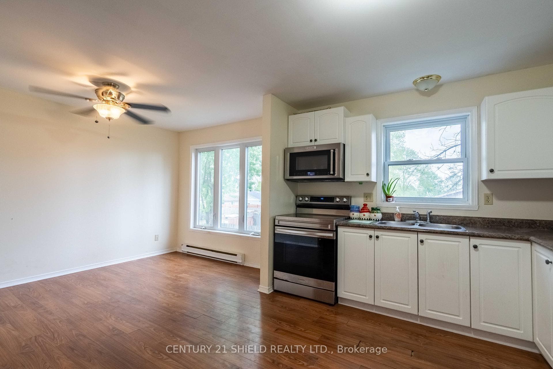 Kitchen with space for an extra table
