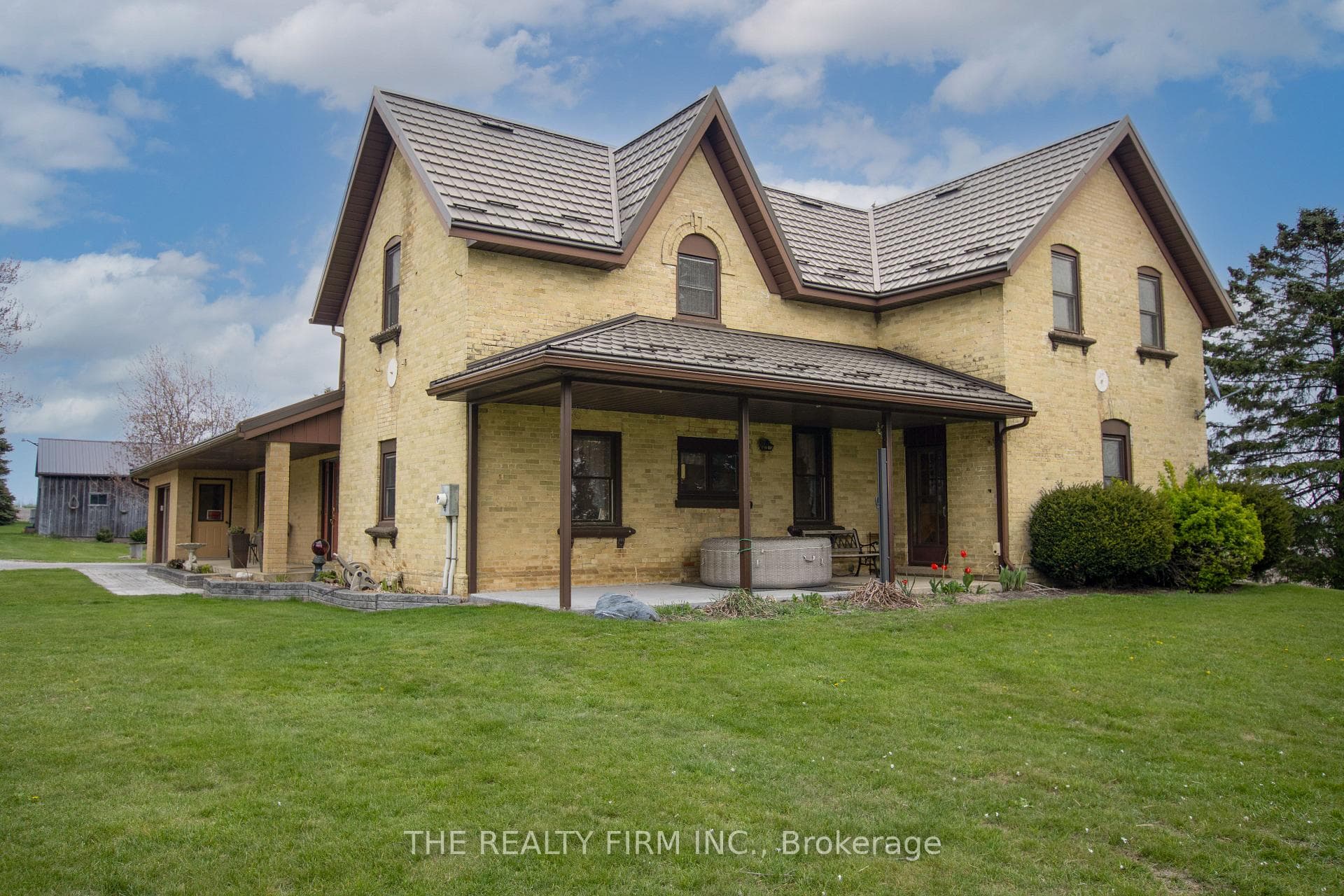 38904 Londesboro Road photo 3
