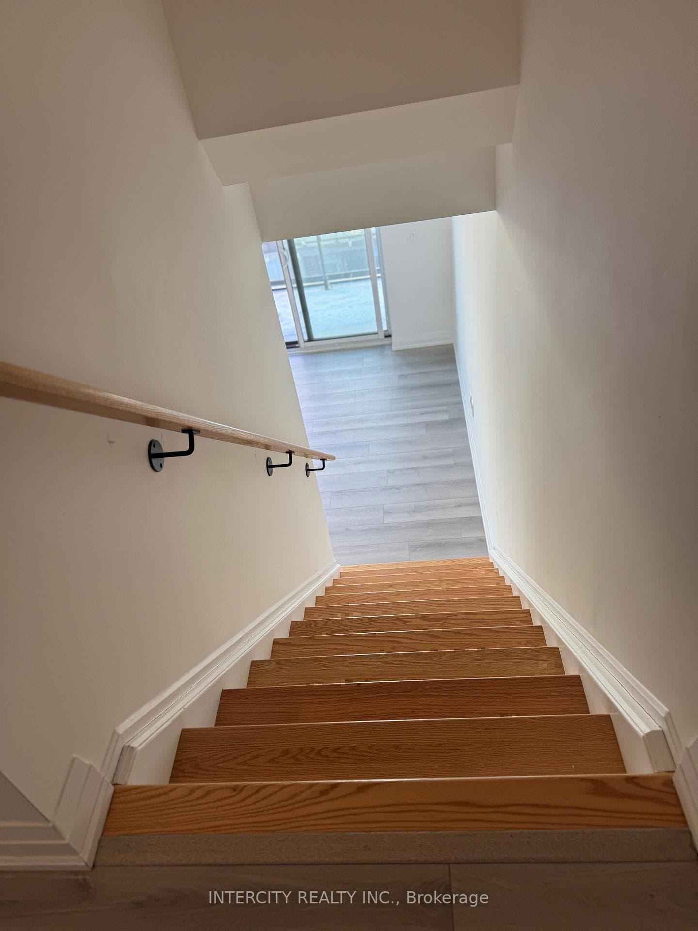 95 Attmar Drive Unit 305 photo 10