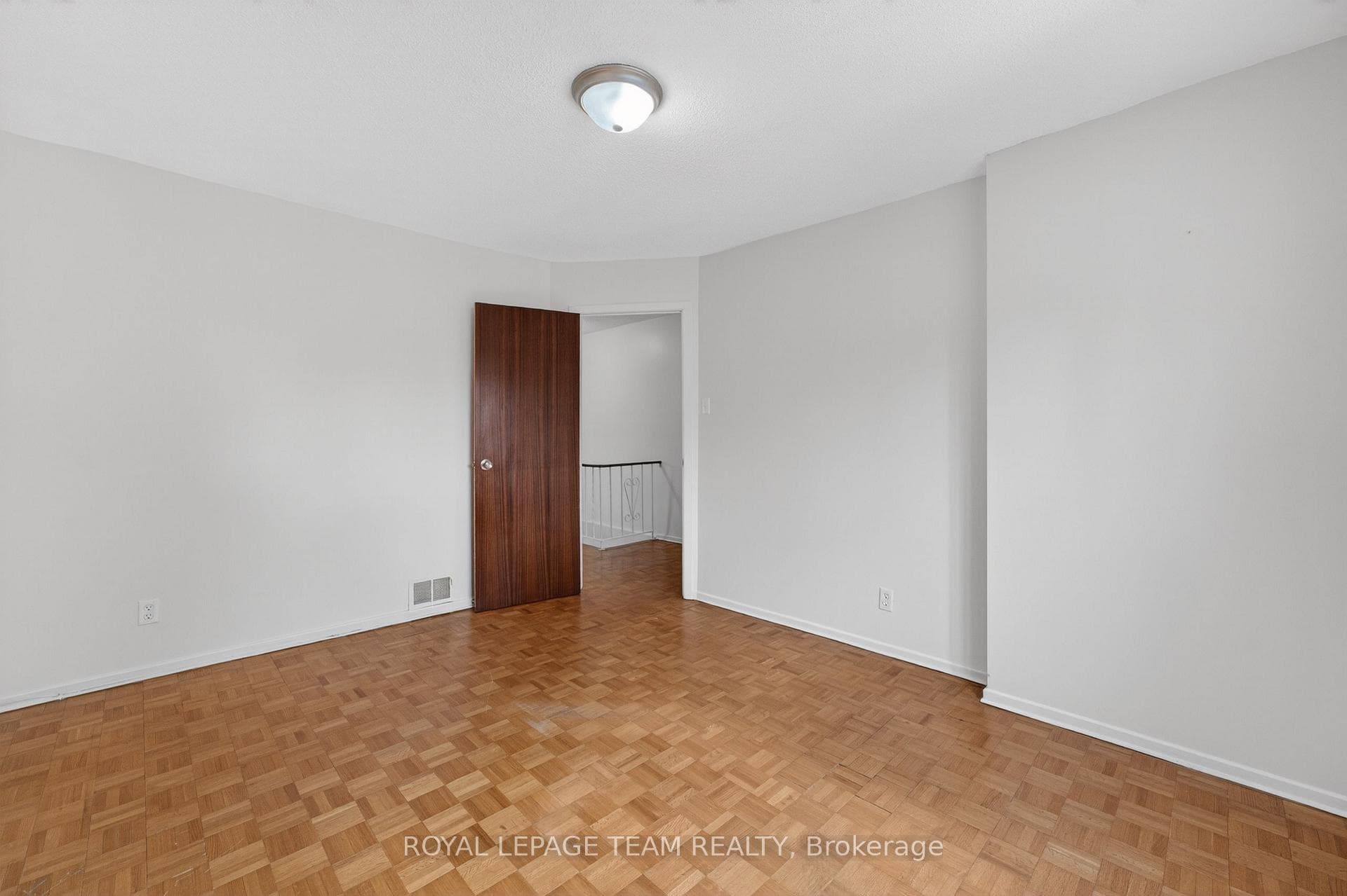 274 Breezehill Avenue photo 21