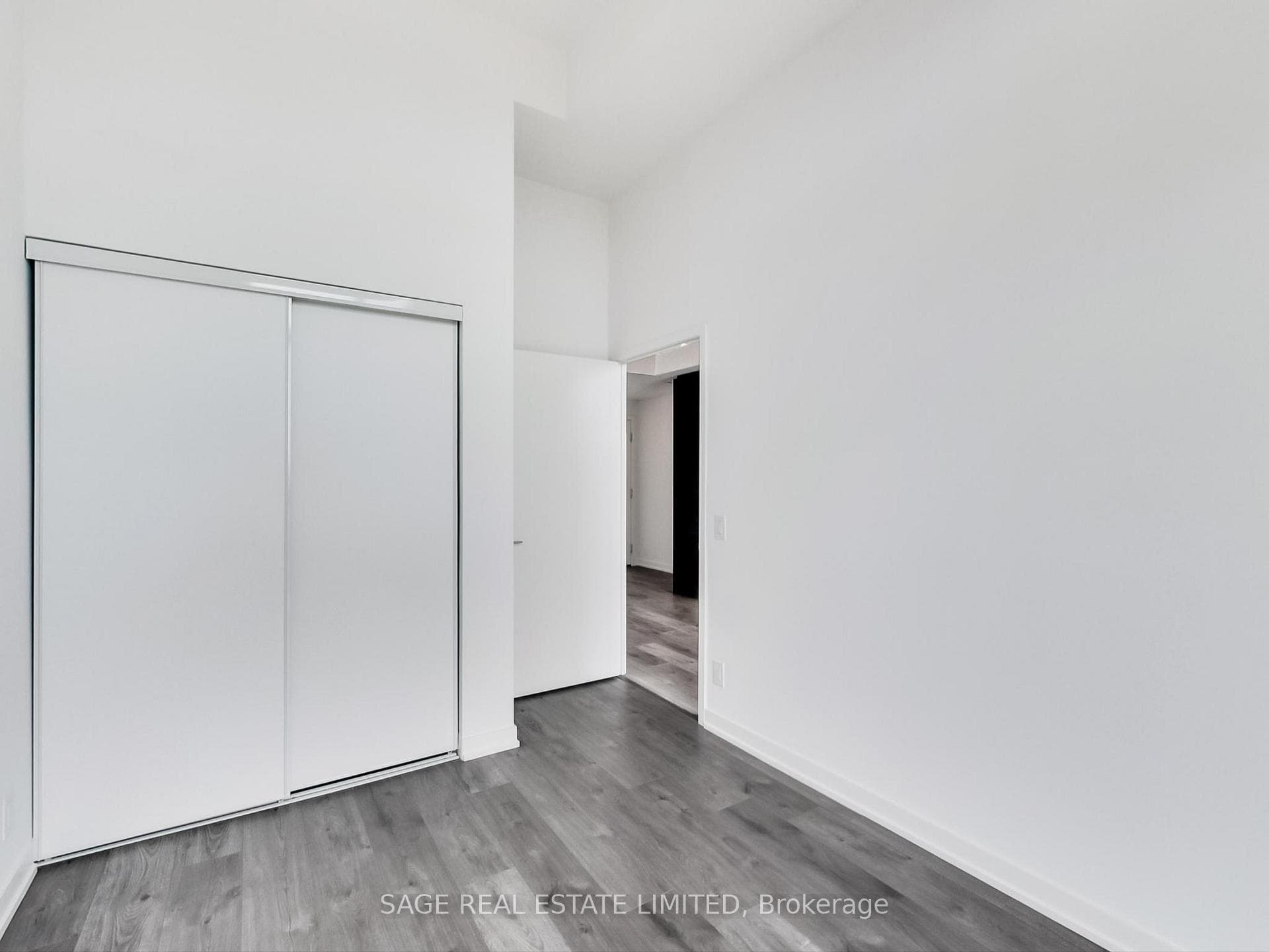 285 Dufferin Street Unit 722 photo 20