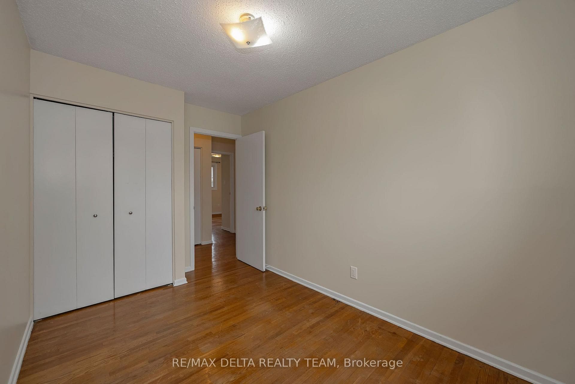 278 Gleneagles Avenue photo 22