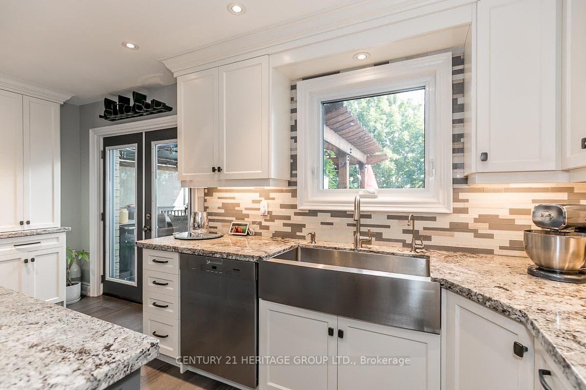 25 Archer Avenue photo 13