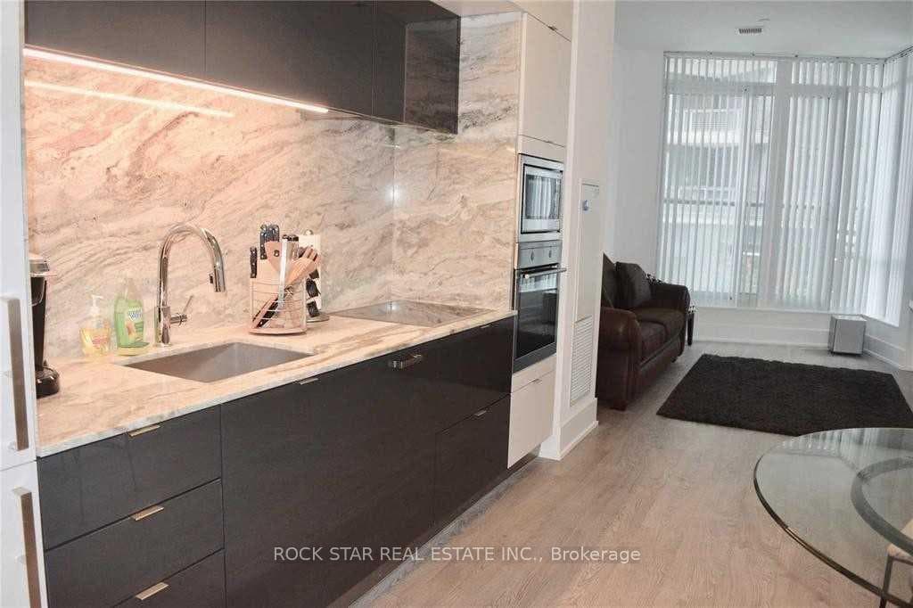 55 Merchants' Wharf Street Unit 213 photo 3