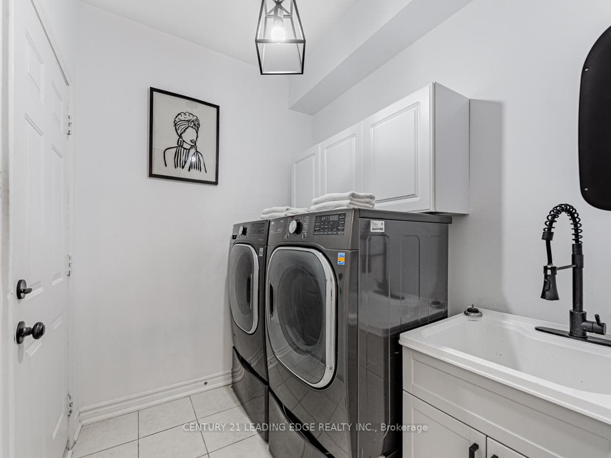 36 LUNNEY Crescent photo 14