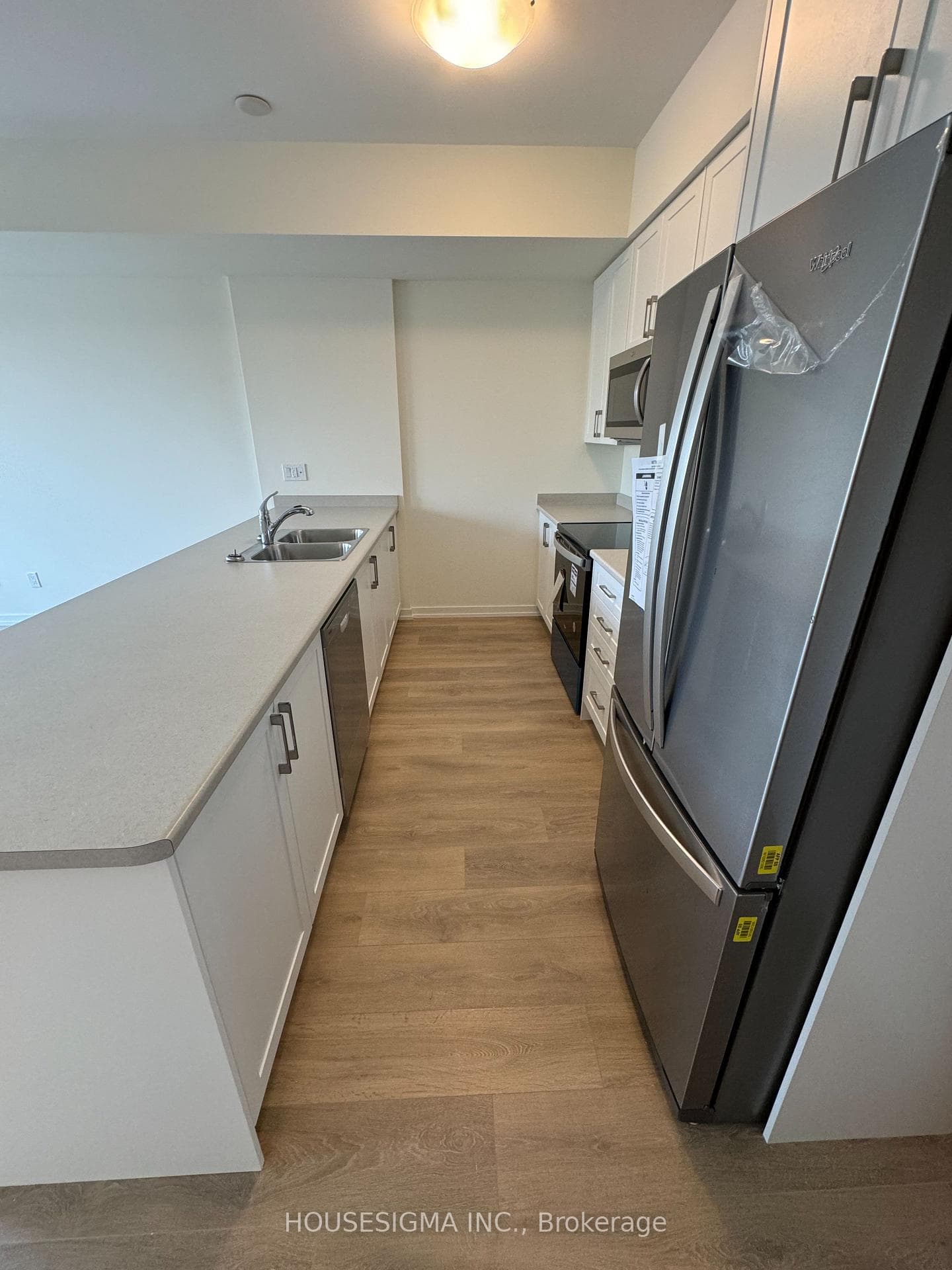160 Densmore Road Unit 401 photo 6