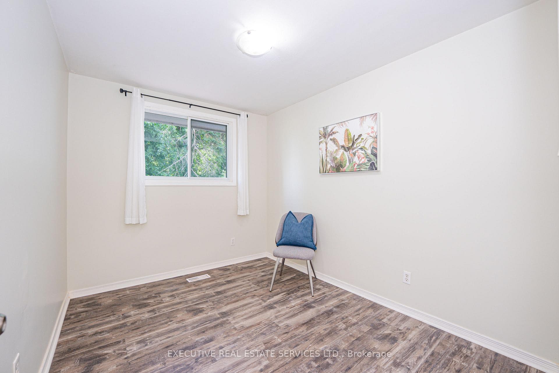 77 Overlea Drive photo 21