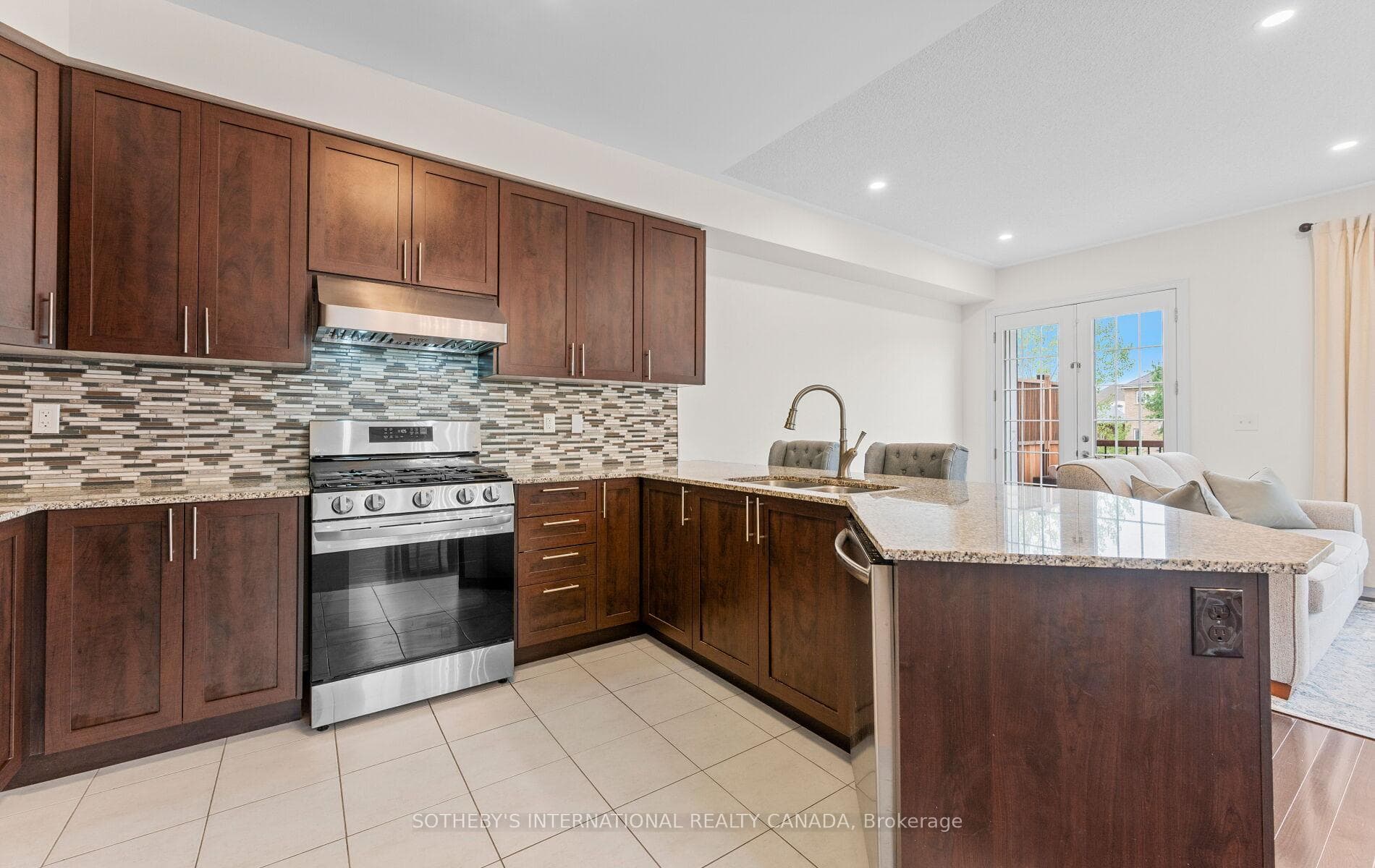 745 Farmstead Drive Unit 21 photo 12