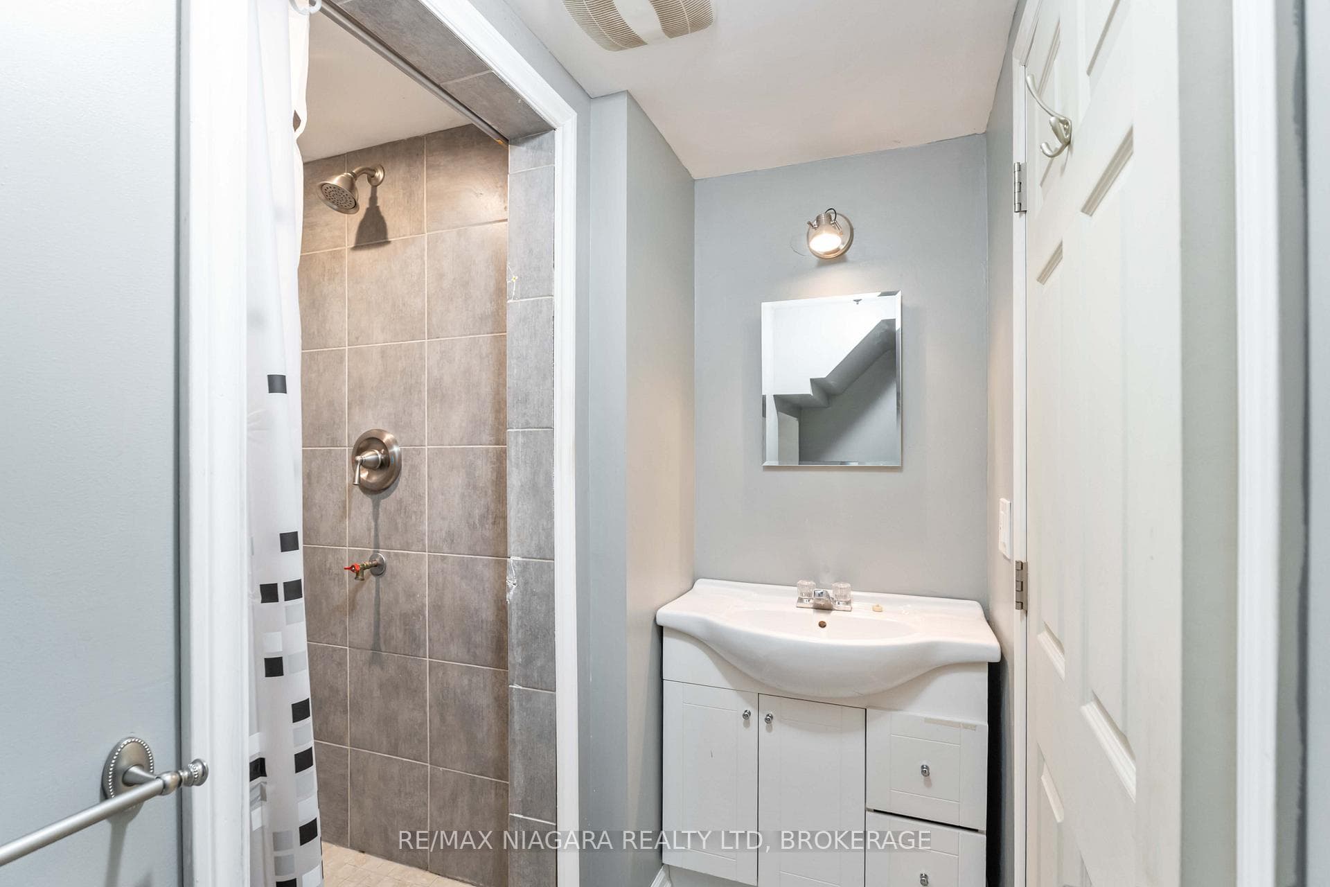 64 Woodelm Drive photo 29