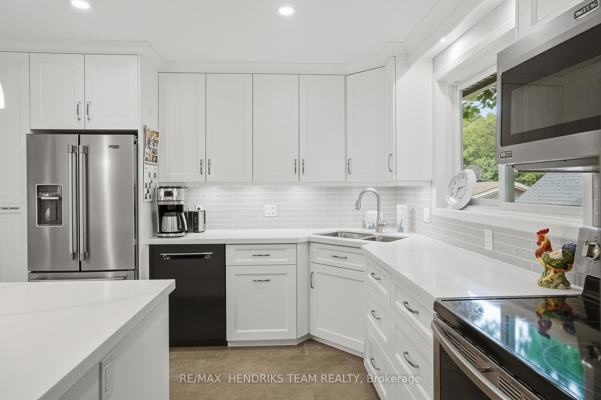 8 Tudor Gate Place photo 10