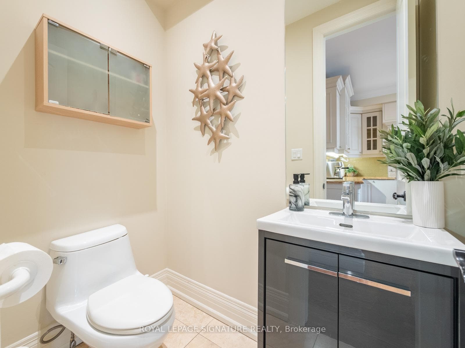 Powder room