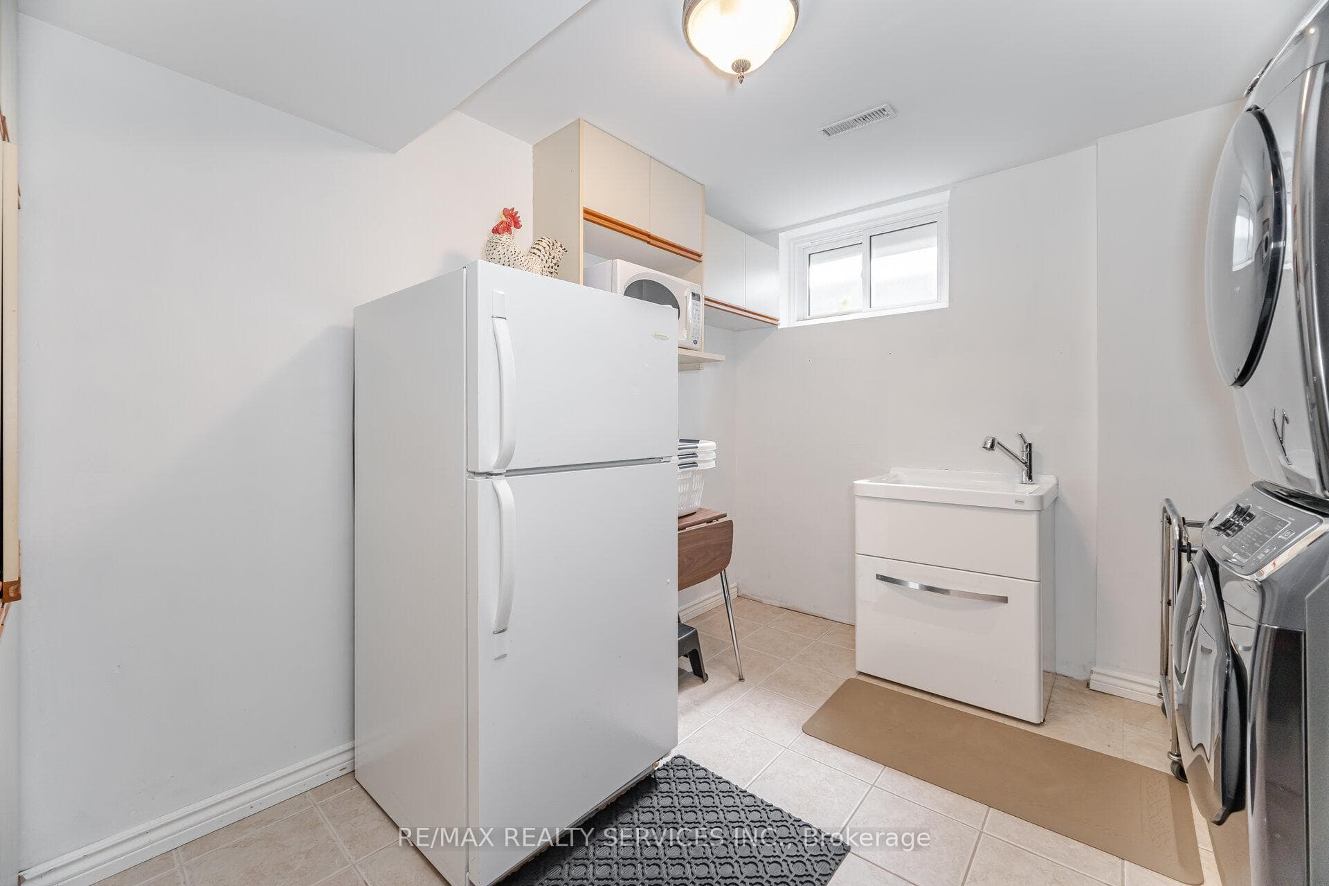 38 Grassmere Crescent photo 45