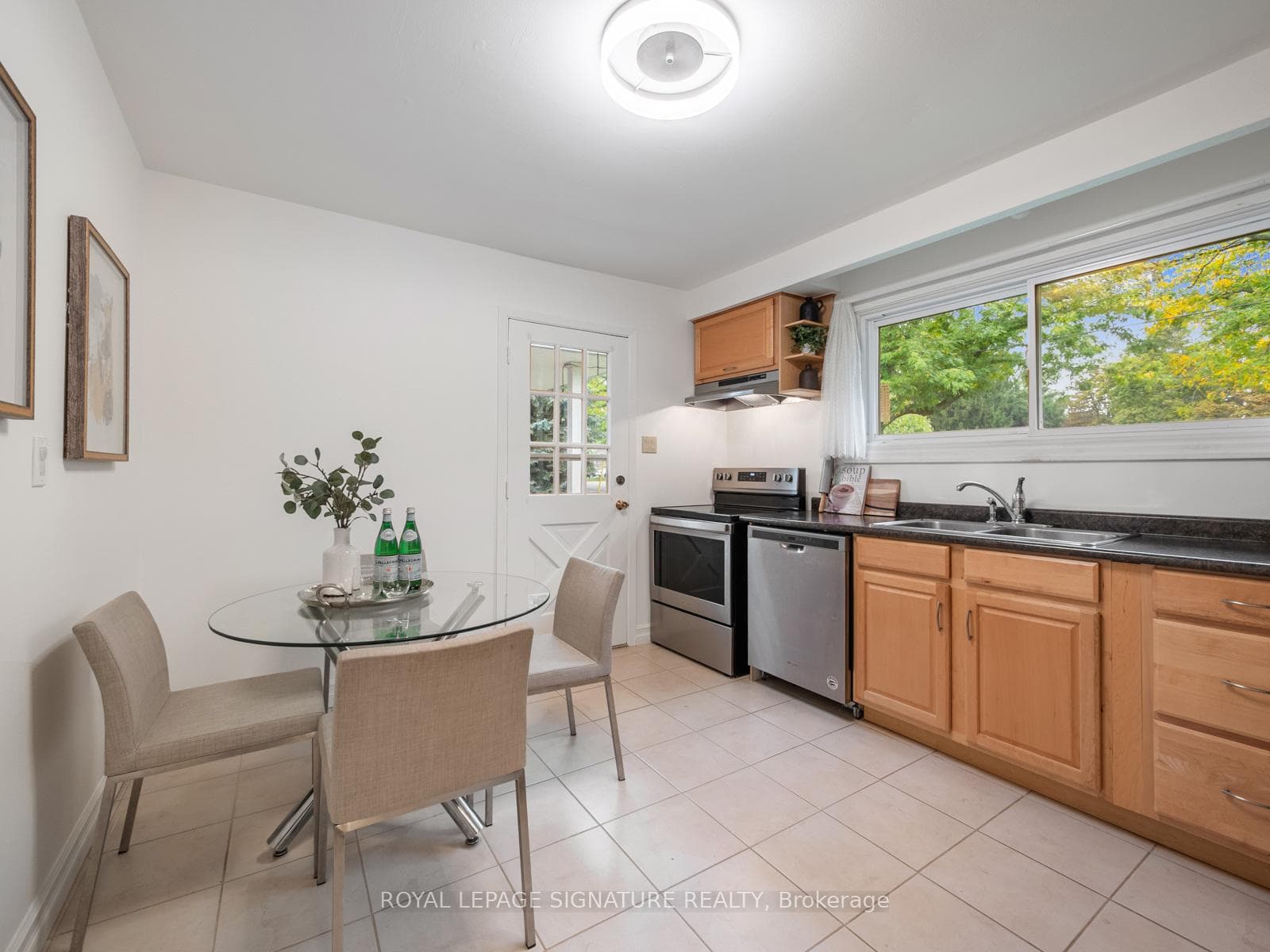 393 Lawson Road photo 11