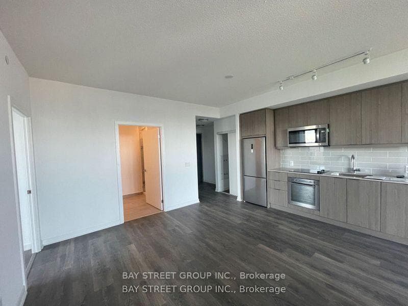38 Forest Manor Road Unit 2104 photo 2