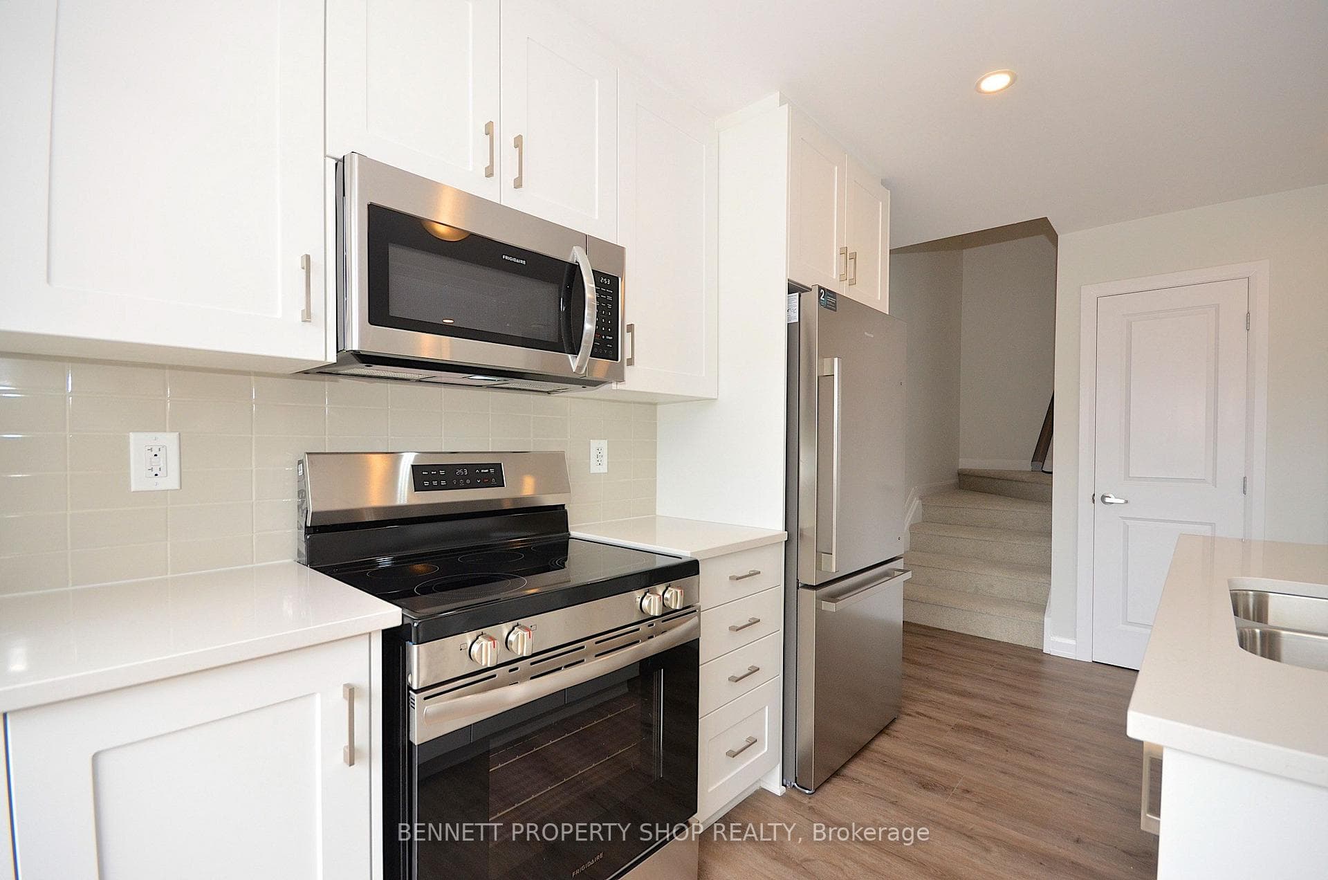 1429 Creekway Private photo 8