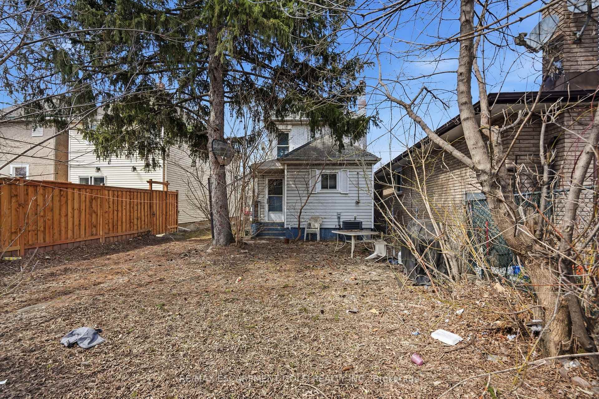 250 Rosslyn Avenue photo 6