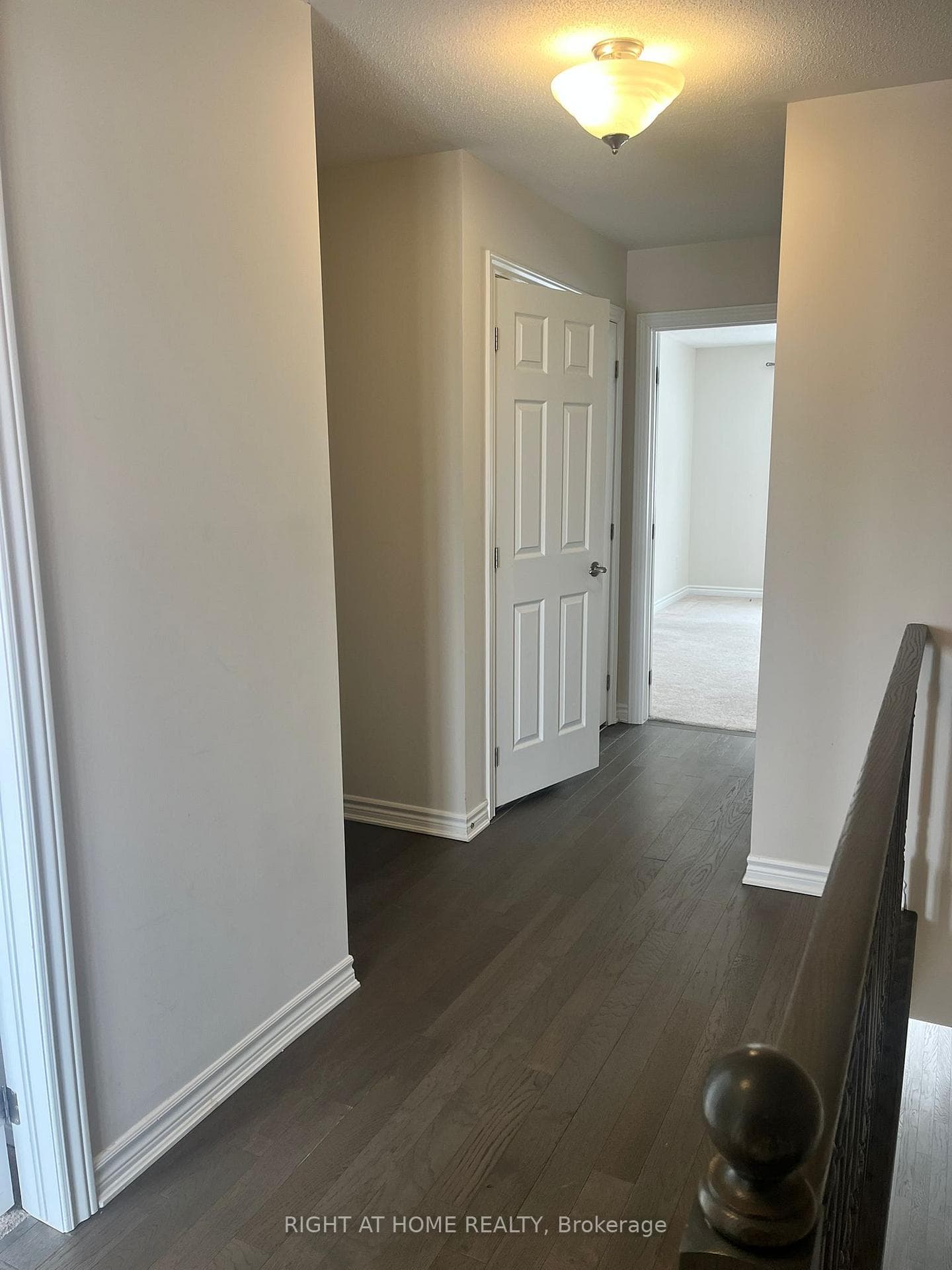 209 HARTSMERE Drive photo 11