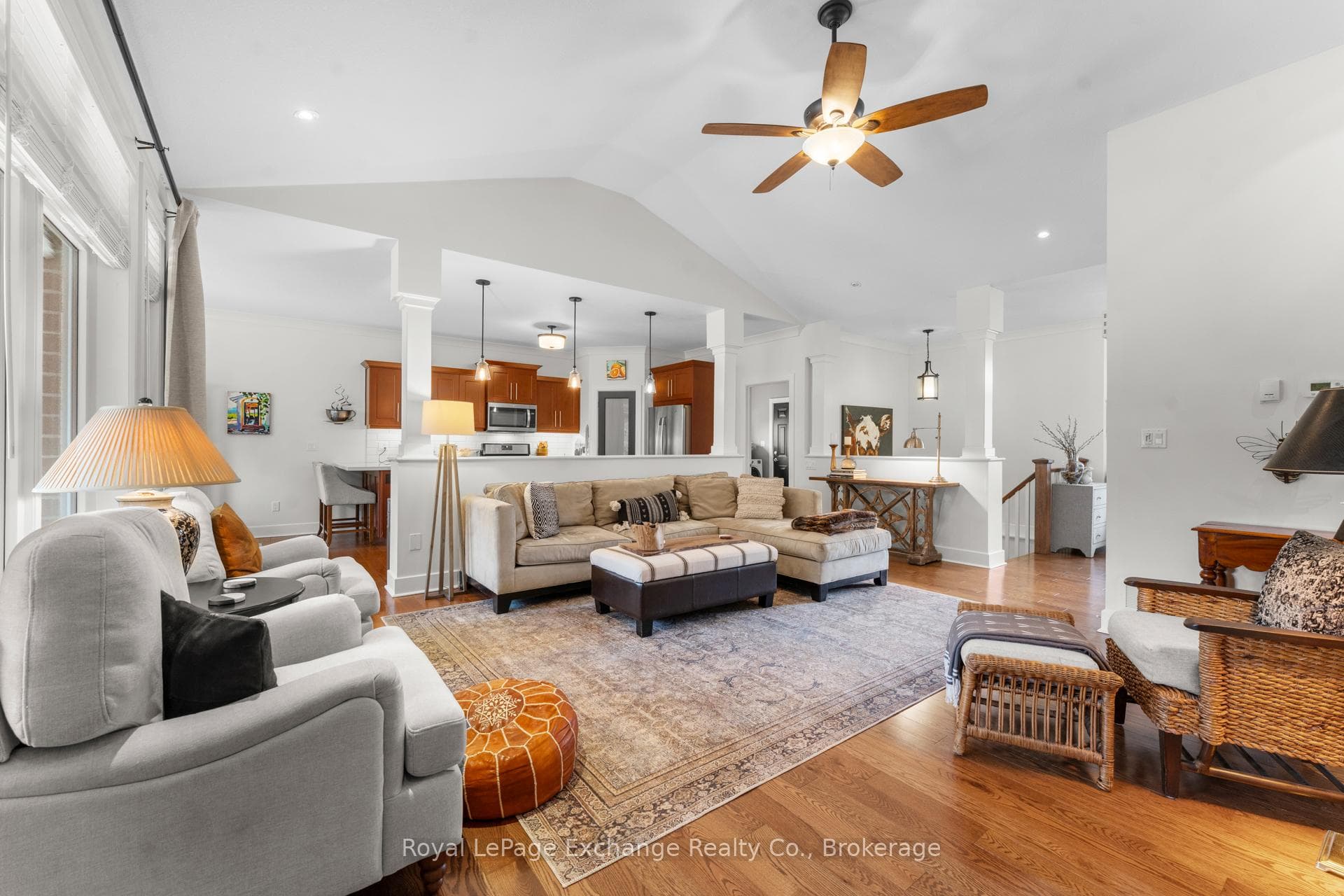 592 Hunter Street photo 17