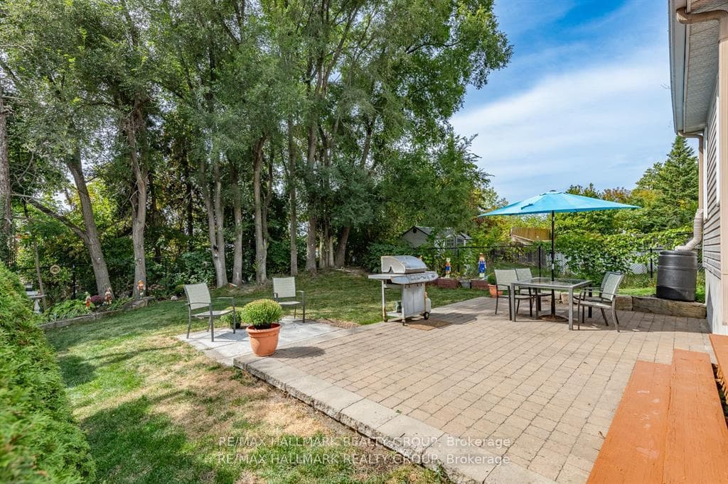 55 Willow Glen Drive photo 32