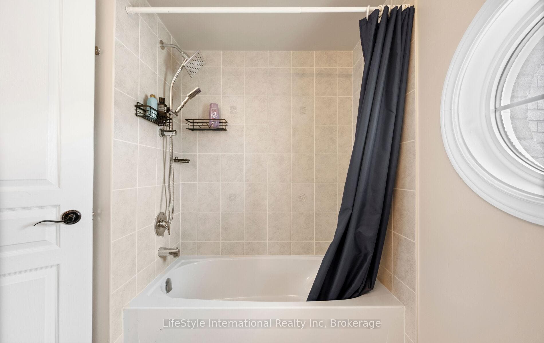 48 Hawke Crescent photo 41
